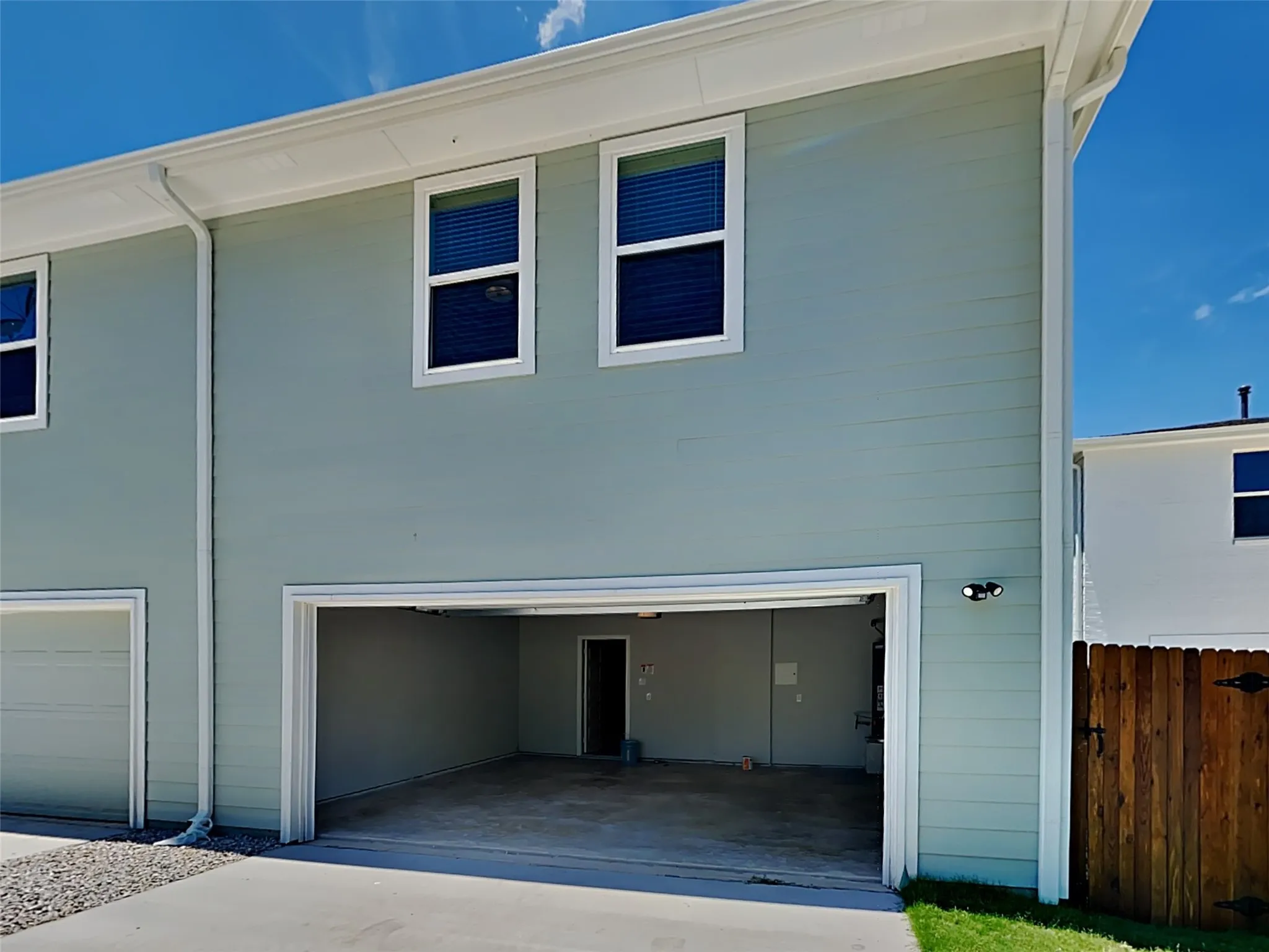 Single Family Residence For Rent in Tarrant County , 315 Athenia Drive, Fort Worth, Texas 76114, 3 Bedroom, 3 Bathroom, 2 Garage spaces, 1,581 Sqft, built in 2022, mls#21304934, Real Estate Agent in Fort Worth, Homes For Rent in Tarrant county, Homes For Rent in Fort Worth, Realtor in Fort Worth Texas, Real Estate Brokerage Independent Realty Texas, Luminita Cordes Realtor