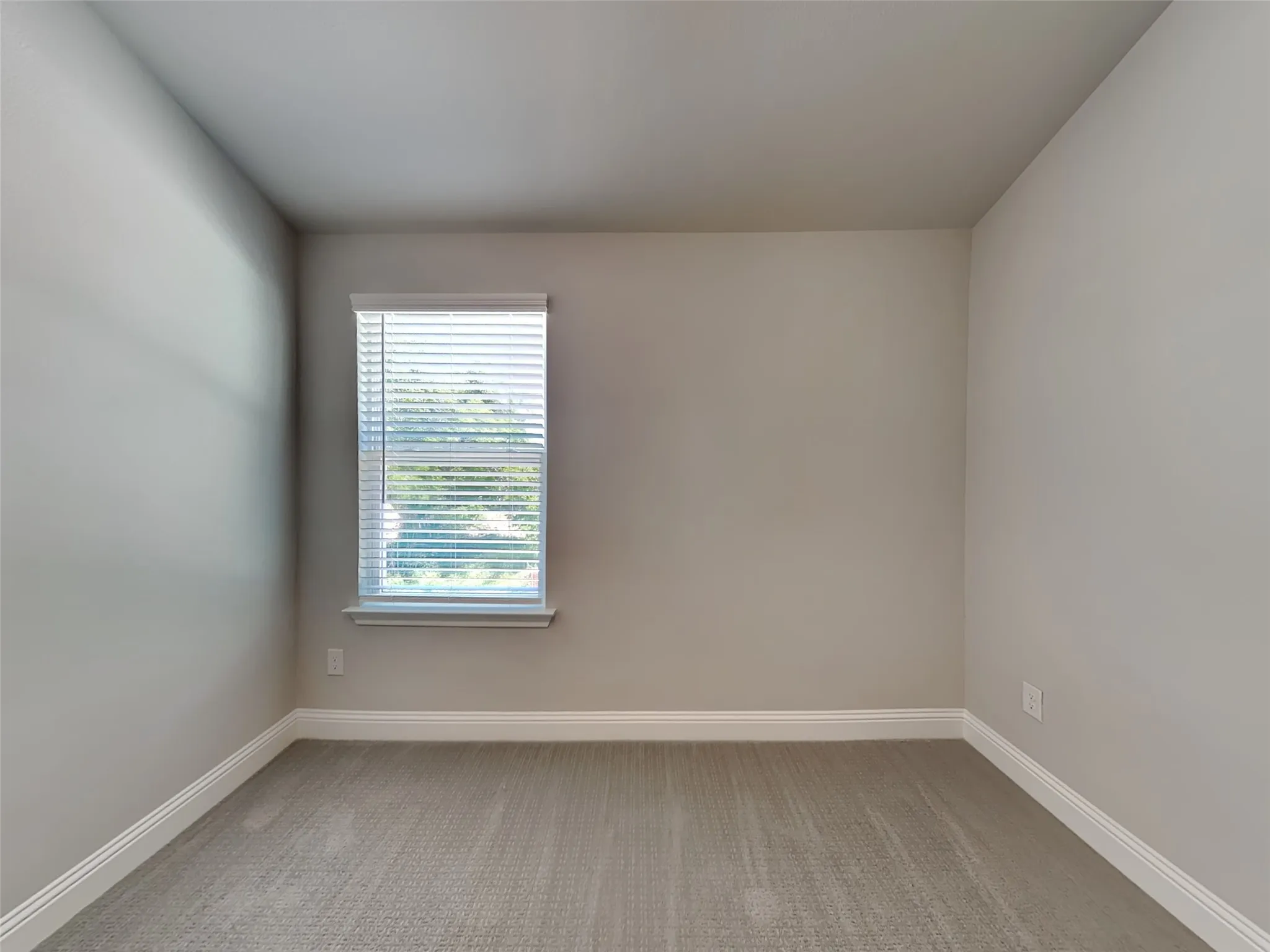 Single Family Residence For Rent in Tarrant County , 315 Athenia Drive, Fort Worth, Texas 76114, 3 Bedroom, 3 Bathroom, 2 Garage spaces, 1,581 Sqft, built in 2022, mls#21304934, Real Estate Agent in Fort Worth, Homes For Rent in Tarrant county, Homes For Rent in Fort Worth, Realtor in Fort Worth Texas, Real Estate Brokerage Independent Realty Texas, Luminita Cordes Realtor