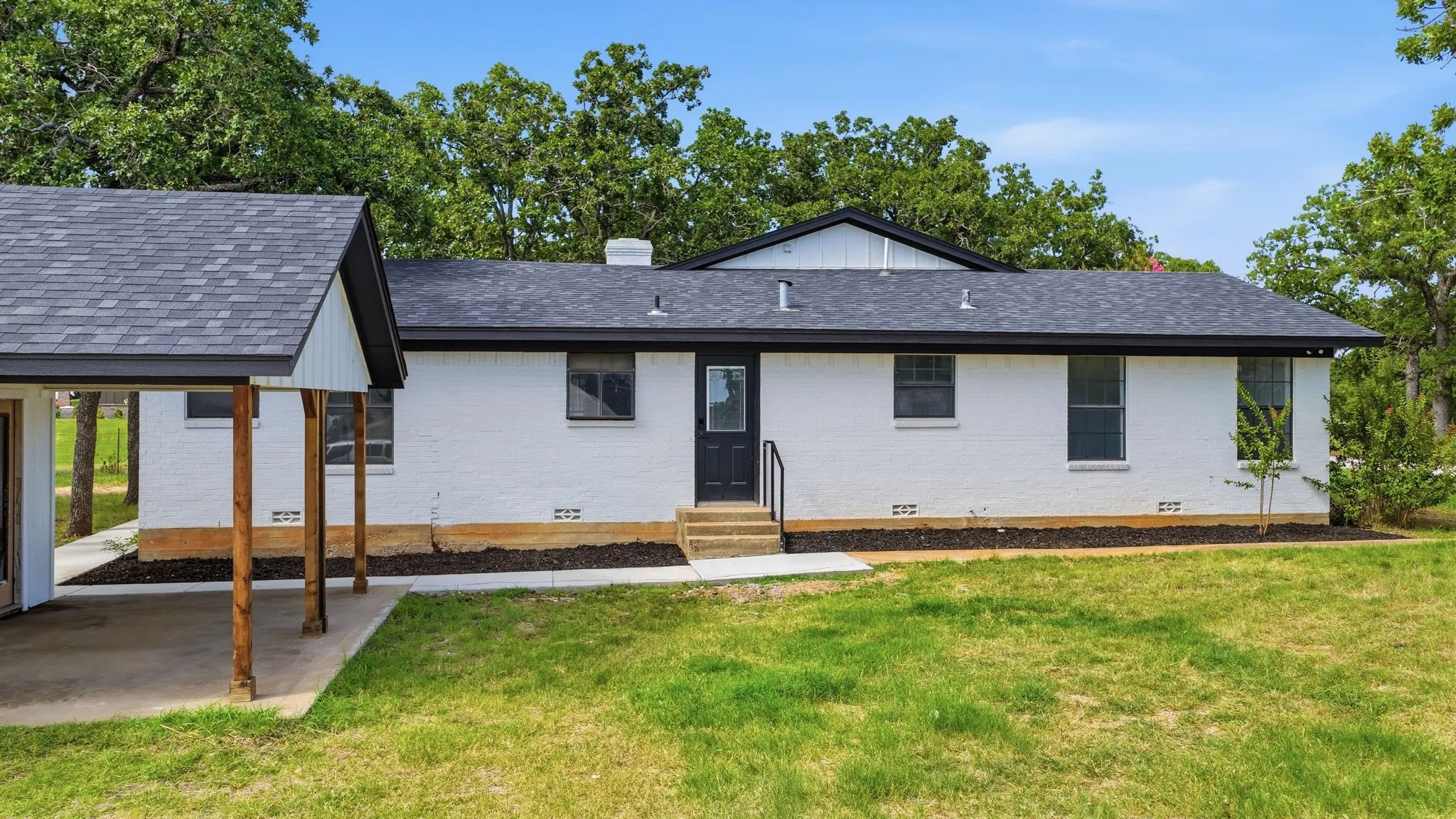 Single Family Residence For Sale in Parker County , 109 Aslan Road, Poolville, Texas 76487, 4 Bedroom, 3 Bathroom, 2 Garage spaces, 1,880 Sqft, built in 1968, mls#21304914, Real Estate Agent in Poolville, Homes For Sale in Parker county, Homes For Sale in Poolville, Realtor in Poolville Texas, Real Estate Brokerage Independent Realty Texas, Luminita Cordes Realtor