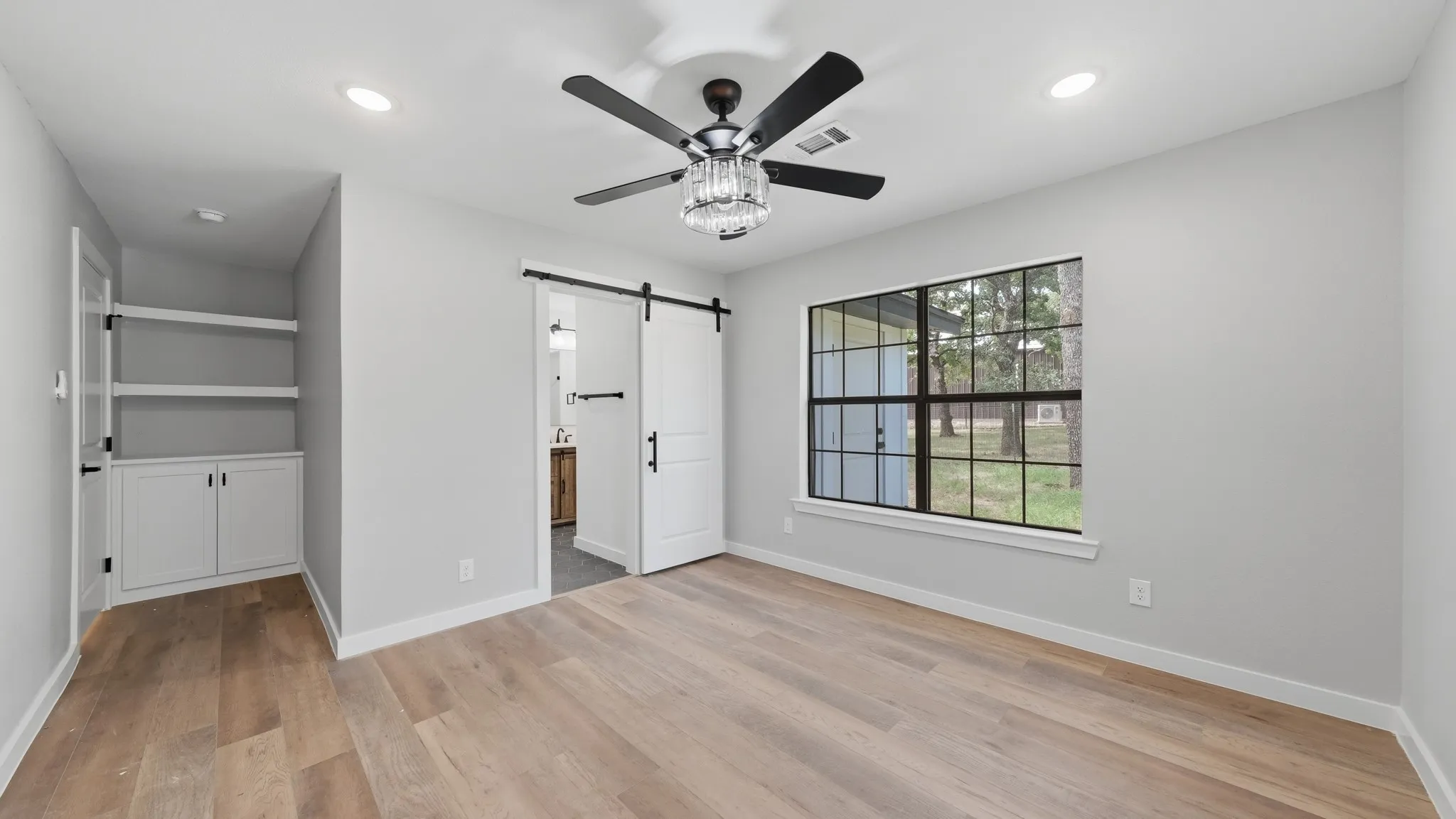 Single Family Residence For Sale in Parker County , 109 Aslan Road, Poolville, Texas 76487, 4 Bedroom, 3 Bathroom, 2 Garage spaces, 1,880 Sqft, built in 1968, mls#21304914, Real Estate Agent in Poolville, Homes For Sale in Parker county, Homes For Sale in Poolville, Realtor in Poolville Texas, Real Estate Brokerage Independent Realty Texas, Luminita Cordes Realtor