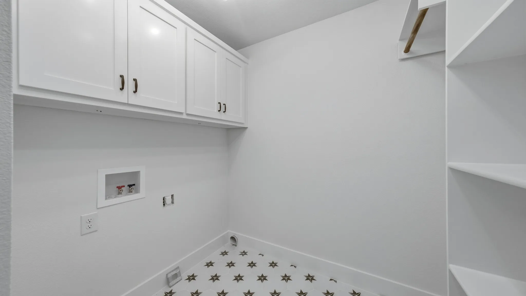 Single Family Residence For Sale in Parker County , 109 Aslan Road, Poolville, Texas 76487, 4 Bedroom, 3 Bathroom, 2 Garage spaces, 1,880 Sqft, built in 1968, mls#21304914, Real Estate Agent in Poolville, Homes For Sale in Parker county, Homes For Sale in Poolville, Realtor in Poolville Texas, Real Estate Brokerage Independent Realty Texas, Luminita Cordes Realtor