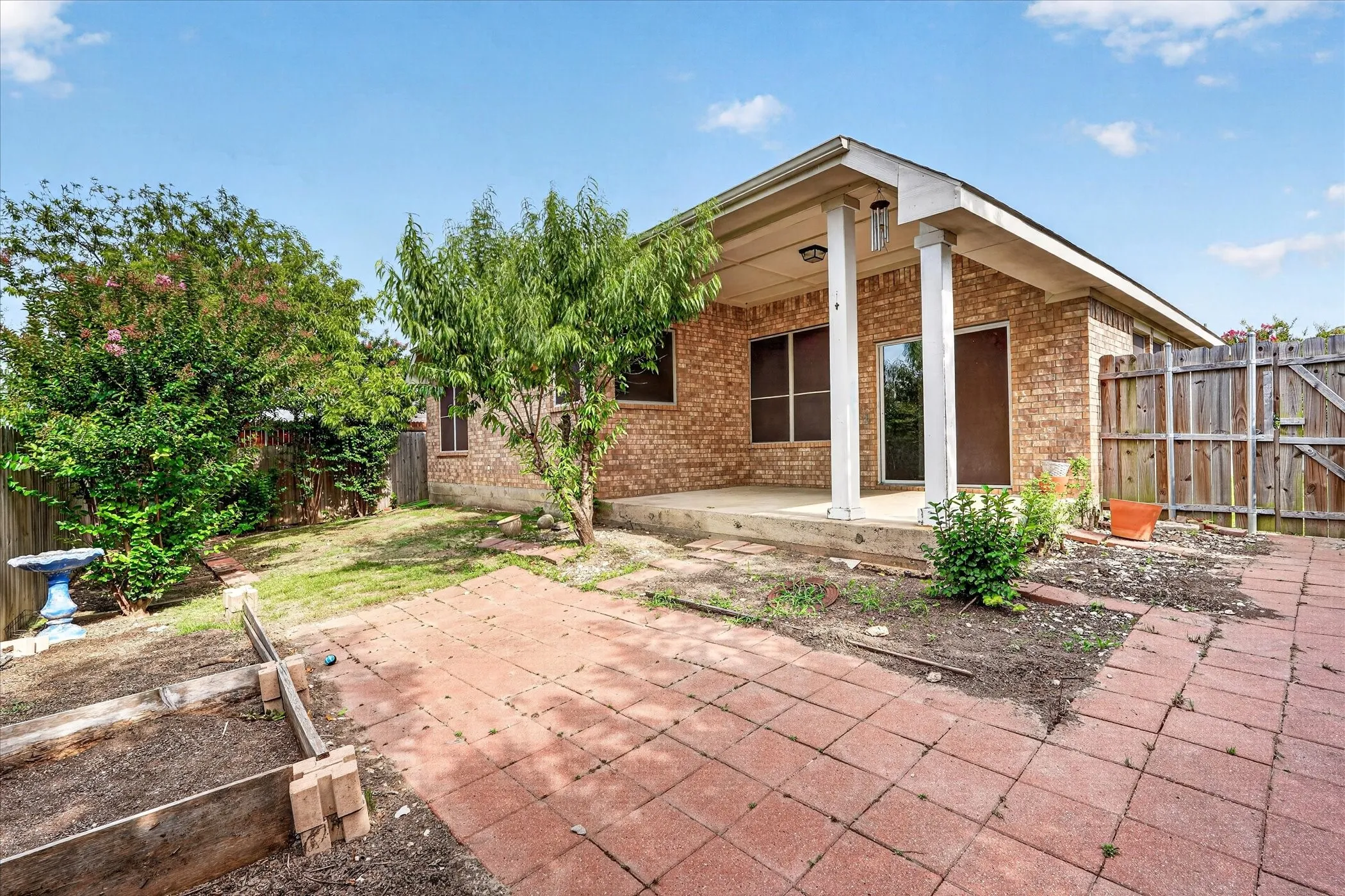 Single Family Residence For Rent in Dallas County , 419 Red Sage Lane, Duncanville, Texas 75137, 3 Bedroom, 2 Bathroom, 2 Garage spaces, 2,058 Sqft, built in 2004, mls#21304963, Real Estate Agent in Duncanville, Homes For Rent in Dallas county, Homes For Rent in Duncanville, Realtor in Duncanville Texas, Real Estate Brokerage Independent Realty Texas, Luminita Cordes Realtor