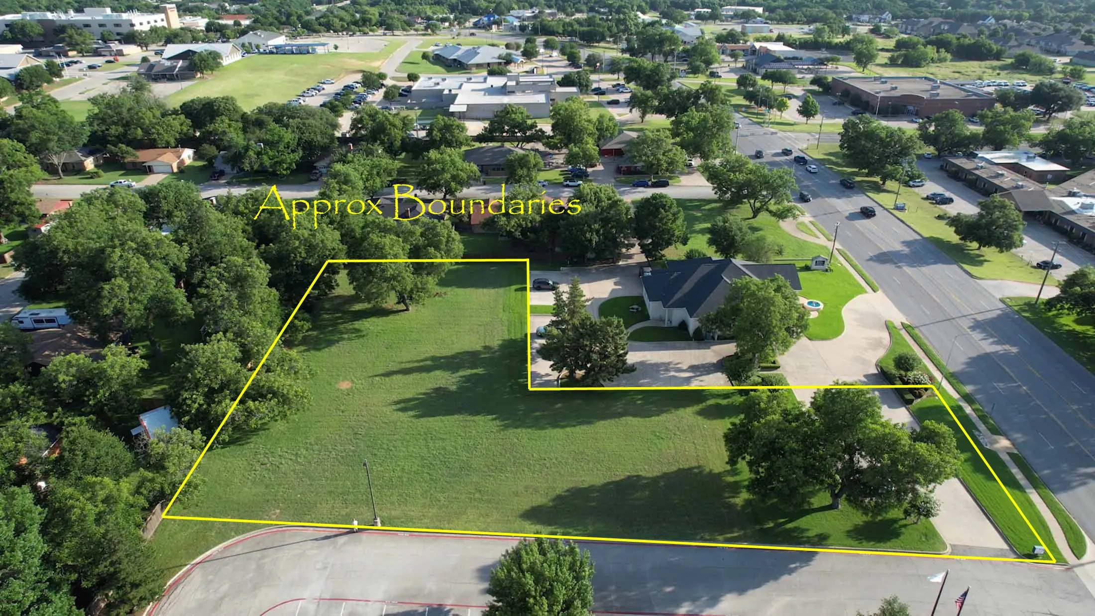 Centrally located in Weatherford, this 1.187 acre commercial lot has approximately 119 feet of road frontage on a main thoroughfare.