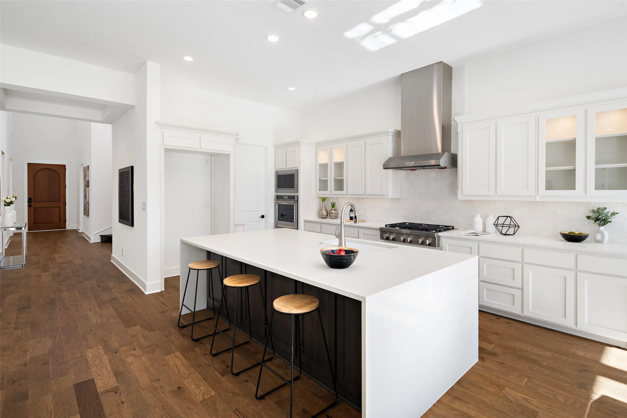 Single Family Residence For Rent in Denton County , 3879 Vase Vine Place, Frisco, Texas 75033, 5 Bedrooms, 5 Bathrooms, 3 Garage spaces, 4,220 Sqft, built in 2024, Price $8,500, mls#21290122, Real Estate Agent in Frisco, Homes For Rent in Denton county, Homes For Rent in Frisco, Realtor in Frisco Texas, Real Estate Brokerage Independent Realty Texas, Luminita Cordes Realtor