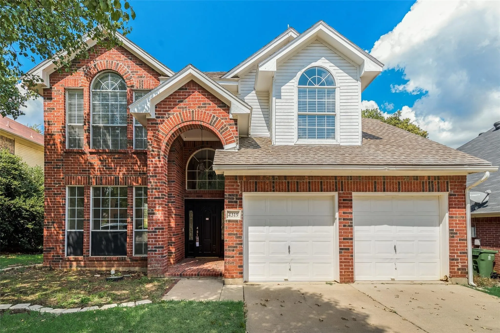 Single Family Residence For Rent in Tarrant County , 4319 Vine Ridge Court, Arlington, Texas 76017, 4 Bedroom, 3 Bathroom, 2 Garage spaces, 2,873 Sqft, built in 1993, mls#21304991, Real Estate Agent in Arlington, Homes For Rent in Tarrant county, Homes For Rent in Arlington, Realtor in Arlington Texas, Real Estate Brokerage Independent Realty Texas, Luminita Cordes Realtor