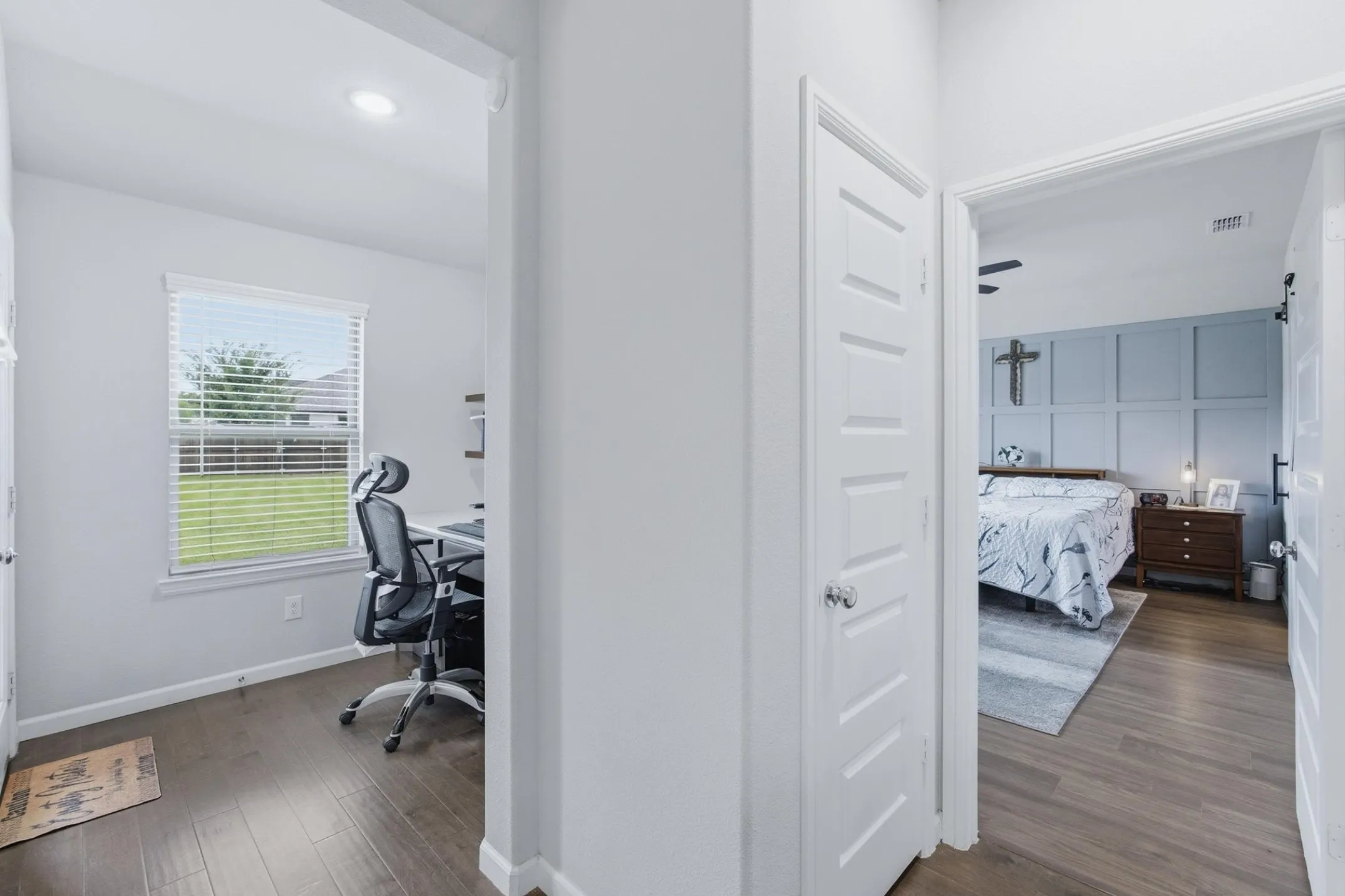 Single Family Residence For Sale in Ellis County , 305 Ember Circle, Waxahachie, Texas 75165, 4 Bedroom, 2 Bathroom, 2 Garage spaces, 2,117 Sqft, built in 2020, mls#21282511, Real Estate Agent in Waxahachie, Homes For Sale in Ellis county, Homes For Sale in Waxahachie, Realtor in Waxahachie Texas, Real Estate Brokerage Independent Realty Texas, Luminita Cordes Realtor
