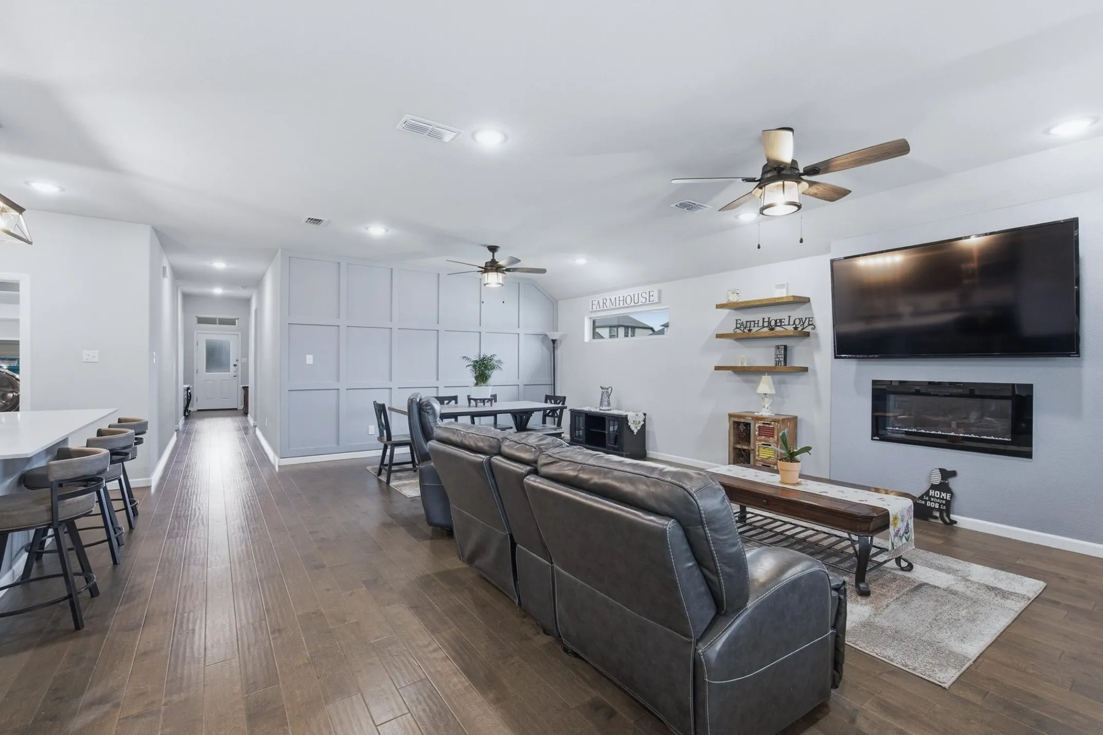 Single Family Residence For Sale in Ellis County , 305 Ember Circle, Waxahachie, Texas 75165, 4 Bedroom, 2 Bathroom, 2 Garage spaces, 2,117 Sqft, built in 2020, mls#21282511, Real Estate Agent in Waxahachie, Homes For Sale in Ellis county, Homes For Sale in Waxahachie, Realtor in Waxahachie Texas, Real Estate Brokerage Independent Realty Texas, Luminita Cordes Realtor