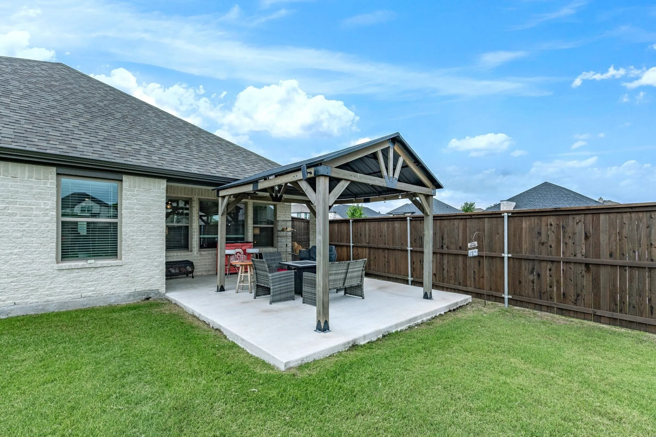 Single Family Residence For Sale in Ellis County , 305 Ember Circle, Waxahachie, Texas 75165, 4 Bedroom, 2 Bathroom, 2 Garage spaces, 2,117 Sqft, built in 2020, mls#21282511, Real Estate Agent in Waxahachie, Homes For Sale in Ellis county, Homes For Sale in Waxahachie, Realtor in Waxahachie Texas, Real Estate Brokerage Independent Realty Texas, Luminita Cordes Realtor