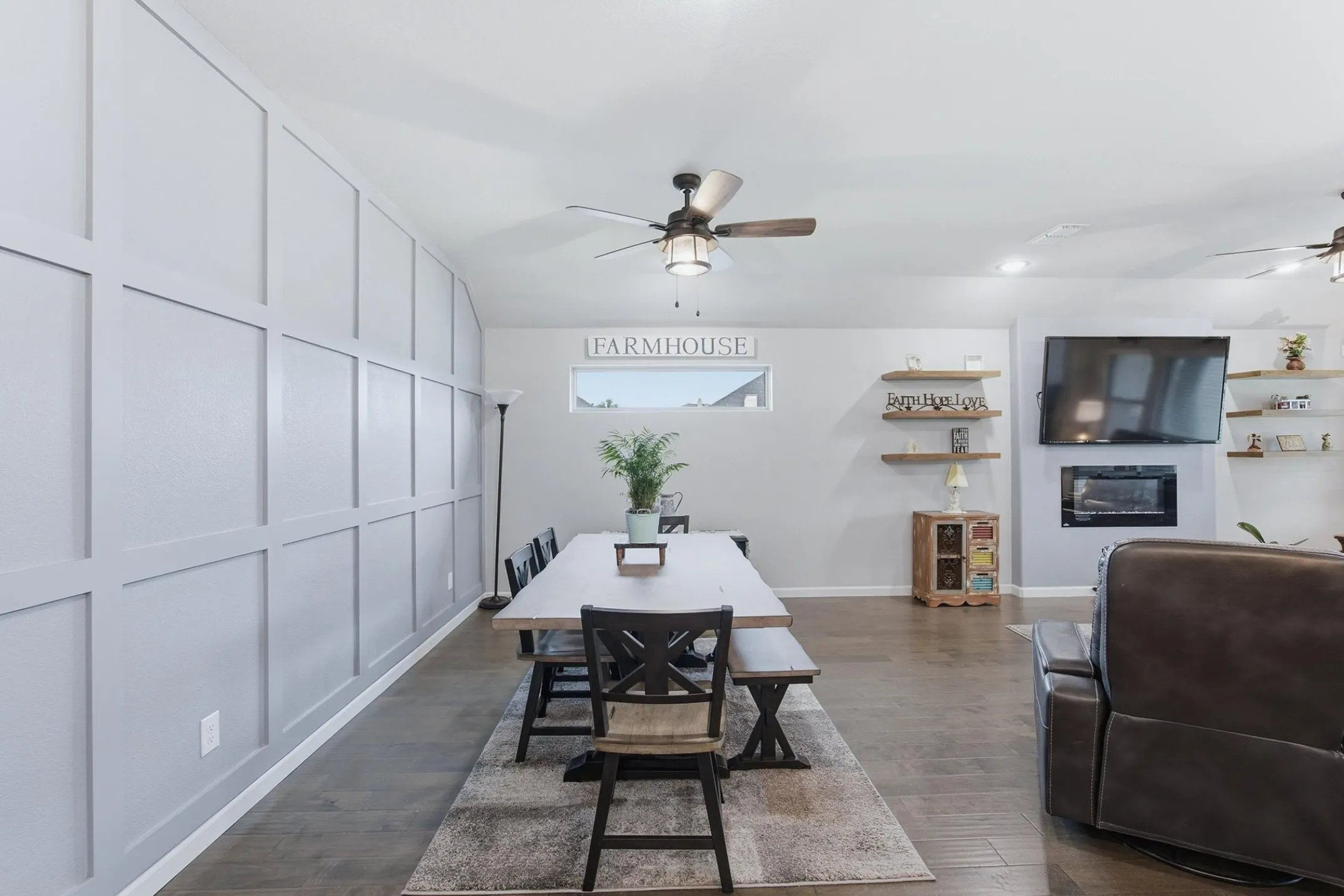 Single Family Residence For Sale in Ellis County , 305 Ember Circle, Waxahachie, Texas 75165, 4 Bedroom, 2 Bathroom, 2 Garage spaces, 2,117 Sqft, built in 2020, mls#21282511, Real Estate Agent in Waxahachie, Homes For Sale in Ellis county, Homes For Sale in Waxahachie, Realtor in Waxahachie Texas, Real Estate Brokerage Independent Realty Texas, Luminita Cordes Realtor