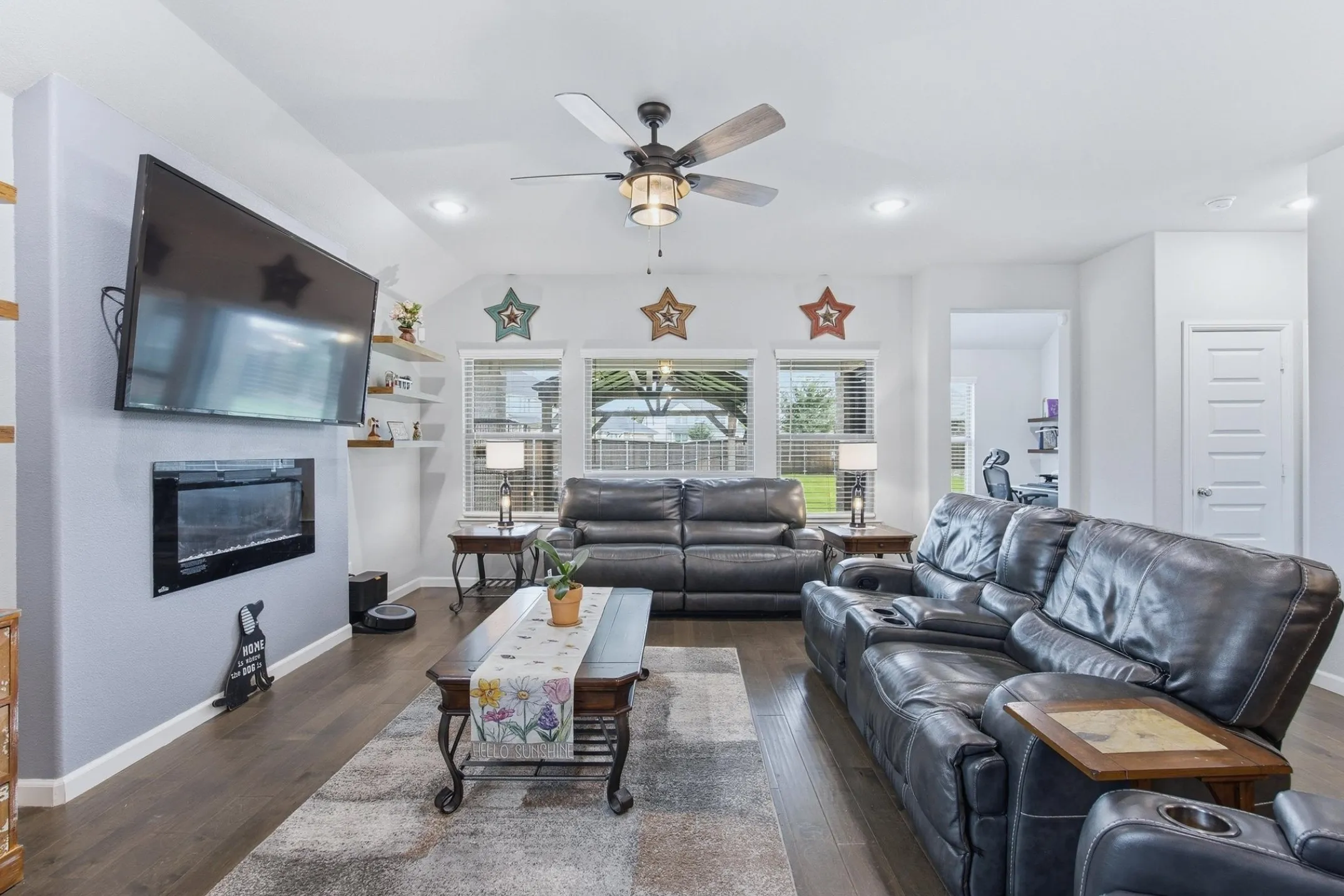 Single Family Residence For Sale in Ellis County , 305 Ember Circle, Waxahachie, Texas 75165, 4 Bedroom, 2 Bathroom, 2 Garage spaces, 2,117 Sqft, built in 2020, mls#21282511, Real Estate Agent in Waxahachie, Homes For Sale in Ellis county, Homes For Sale in Waxahachie, Realtor in Waxahachie Texas, Real Estate Brokerage Independent Realty Texas, Luminita Cordes Realtor