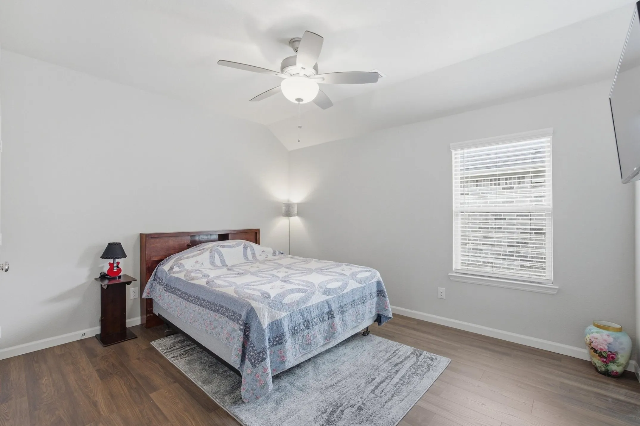 Single Family Residence For Sale in Ellis County , 305 Ember Circle, Waxahachie, Texas 75165, 4 Bedroom, 2 Bathroom, 2 Garage spaces, 2,117 Sqft, built in 2020, mls#21282511, Real Estate Agent in Waxahachie, Homes For Sale in Ellis county, Homes For Sale in Waxahachie, Realtor in Waxahachie Texas, Real Estate Brokerage Independent Realty Texas, Luminita Cordes Realtor