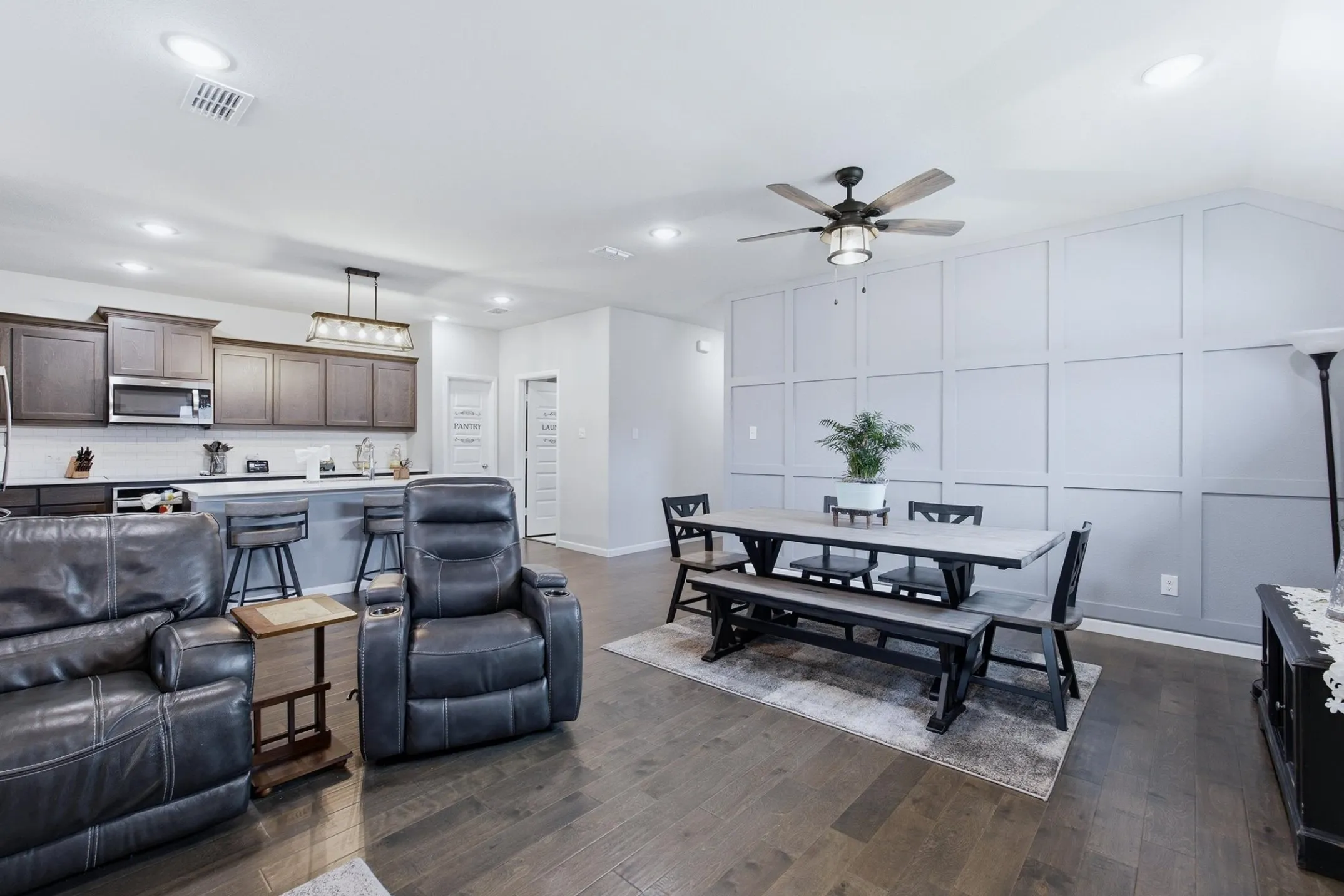 Single Family Residence For Sale in Ellis County , 305 Ember Circle, Waxahachie, Texas 75165, 4 Bedroom, 2 Bathroom, 2 Garage spaces, 2,117 Sqft, built in 2020, mls#21282511, Real Estate Agent in Waxahachie, Homes For Sale in Ellis county, Homes For Sale in Waxahachie, Realtor in Waxahachie Texas, Real Estate Brokerage Independent Realty Texas, Luminita Cordes Realtor