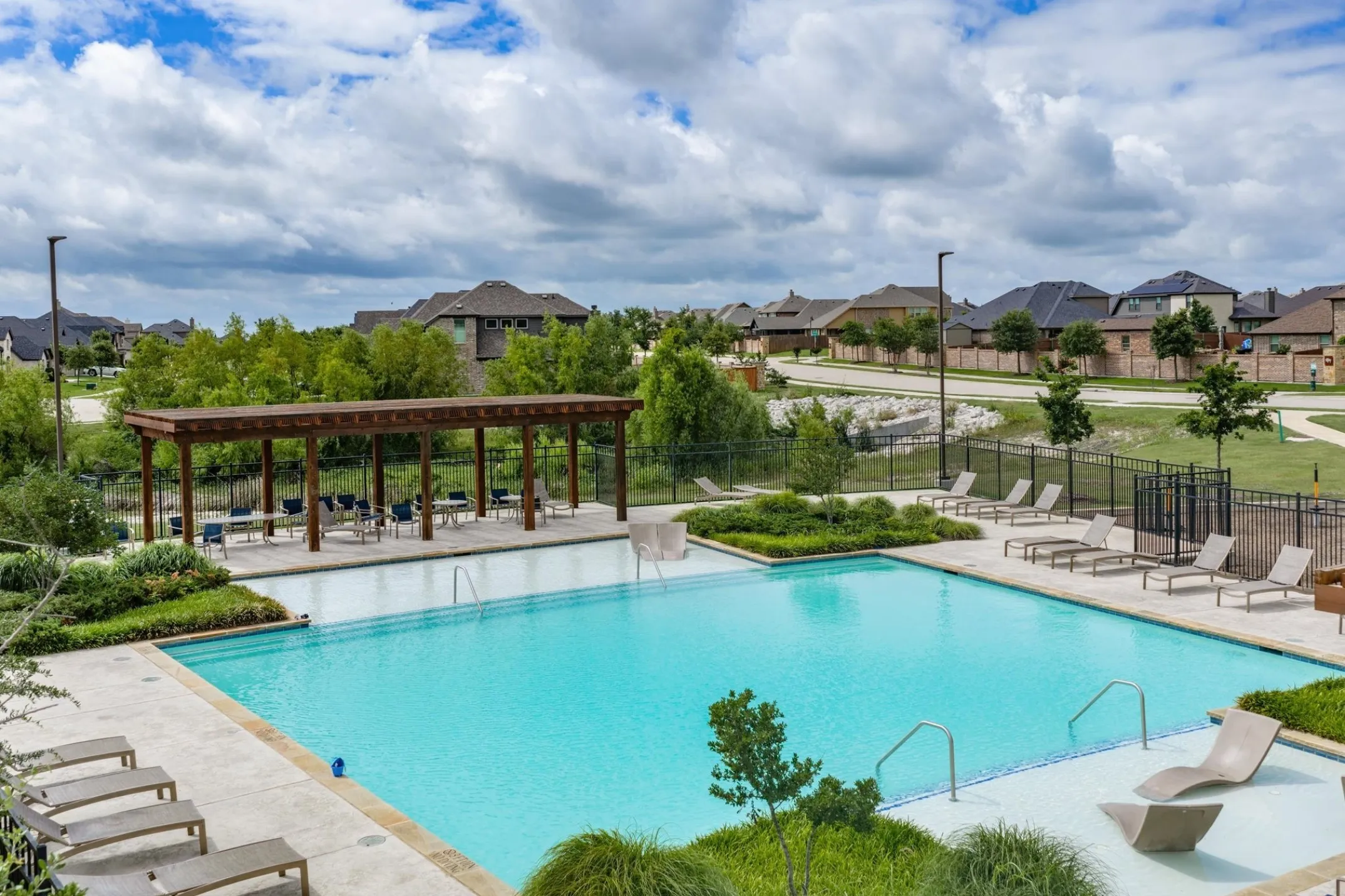 Single Family Residence For Sale in Ellis County , 305 Ember Circle, Waxahachie, Texas 75165, 4 Bedroom, 2 Bathroom, 2 Garage spaces, 2,117 Sqft, built in 2020, mls#21282511, Real Estate Agent in Waxahachie, Homes For Sale in Ellis county, Homes For Sale in Waxahachie, Realtor in Waxahachie Texas, Real Estate Brokerage Independent Realty Texas, Luminita Cordes Realtor