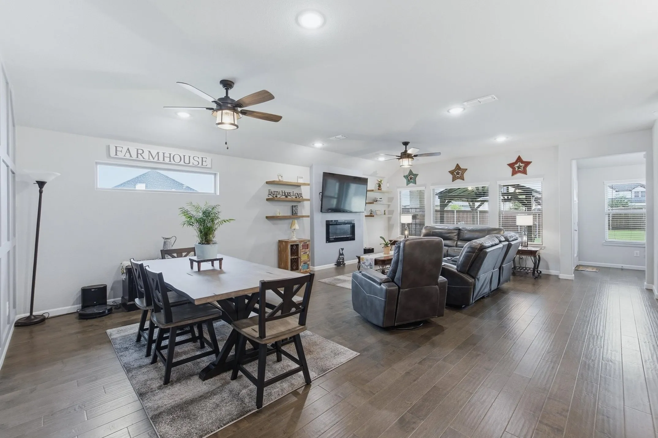 Single Family Residence For Sale in Ellis County , 305 Ember Circle, Waxahachie, Texas 75165, 4 Bedroom, 2 Bathroom, 2 Garage spaces, 2,117 Sqft, built in 2020, mls#21282511, Real Estate Agent in Waxahachie, Homes For Sale in Ellis county, Homes For Sale in Waxahachie, Realtor in Waxahachie Texas, Real Estate Brokerage Independent Realty Texas, Luminita Cordes Realtor