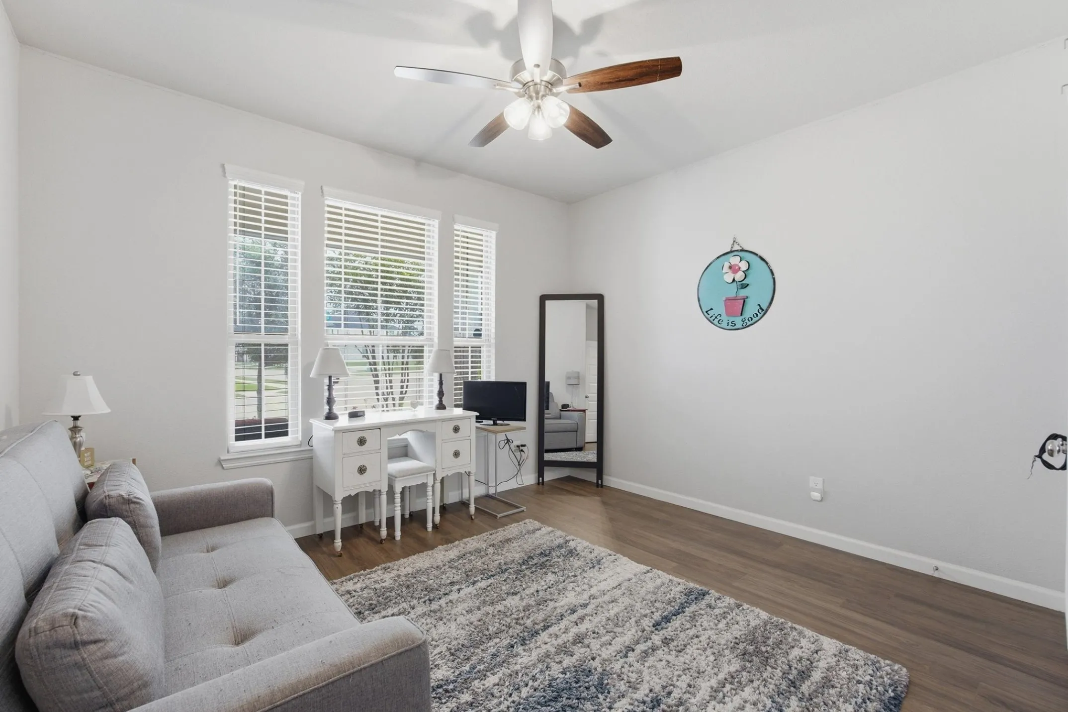 Single Family Residence For Sale in Ellis County , 305 Ember Circle, Waxahachie, Texas 75165, 4 Bedroom, 2 Bathroom, 2 Garage spaces, 2,117 Sqft, built in 2020, mls#21282511, Real Estate Agent in Waxahachie, Homes For Sale in Ellis county, Homes For Sale in Waxahachie, Realtor in Waxahachie Texas, Real Estate Brokerage Independent Realty Texas, Luminita Cordes Realtor