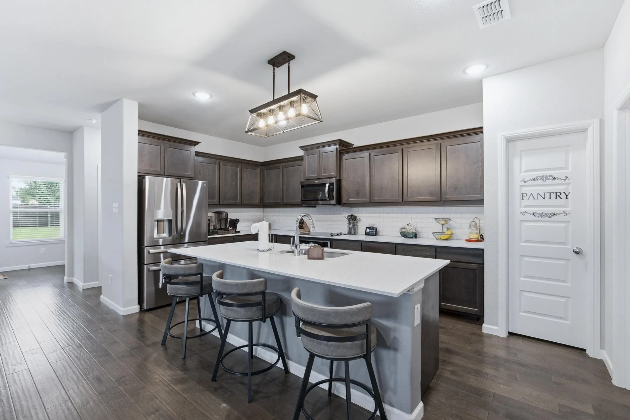Single Family Residence For Sale in Ellis County , 305 Ember Circle, Waxahachie, Texas 75165, 4 Bedroom, 2 Bathroom, 2 Garage spaces, 2,117 Sqft, built in 2020, mls#21282511, Real Estate Agent in Waxahachie, Homes For Sale in Ellis county, Homes For Sale in Waxahachie, Realtor in Waxahachie Texas, Real Estate Brokerage Independent Realty Texas, Luminita Cordes Realtor