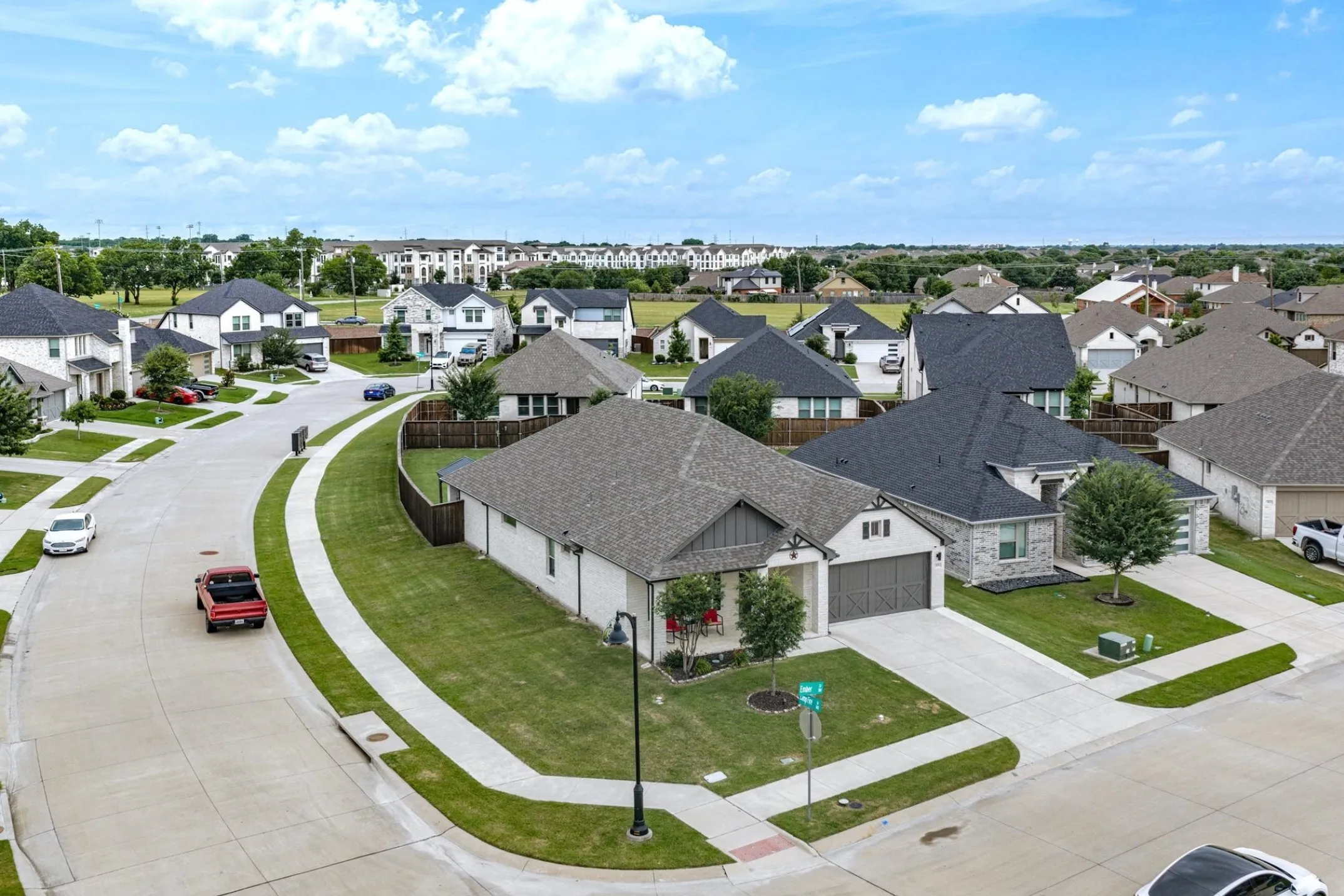 Single Family Residence For Sale in Ellis County , 305 Ember Circle, Waxahachie, Texas 75165, 4 Bedroom, 2 Bathroom, 2 Garage spaces, 2,117 Sqft, built in 2020, mls#21282511, Real Estate Agent in Waxahachie, Homes For Sale in Ellis county, Homes For Sale in Waxahachie, Realtor in Waxahachie Texas, Real Estate Brokerage Independent Realty Texas, Luminita Cordes Realtor