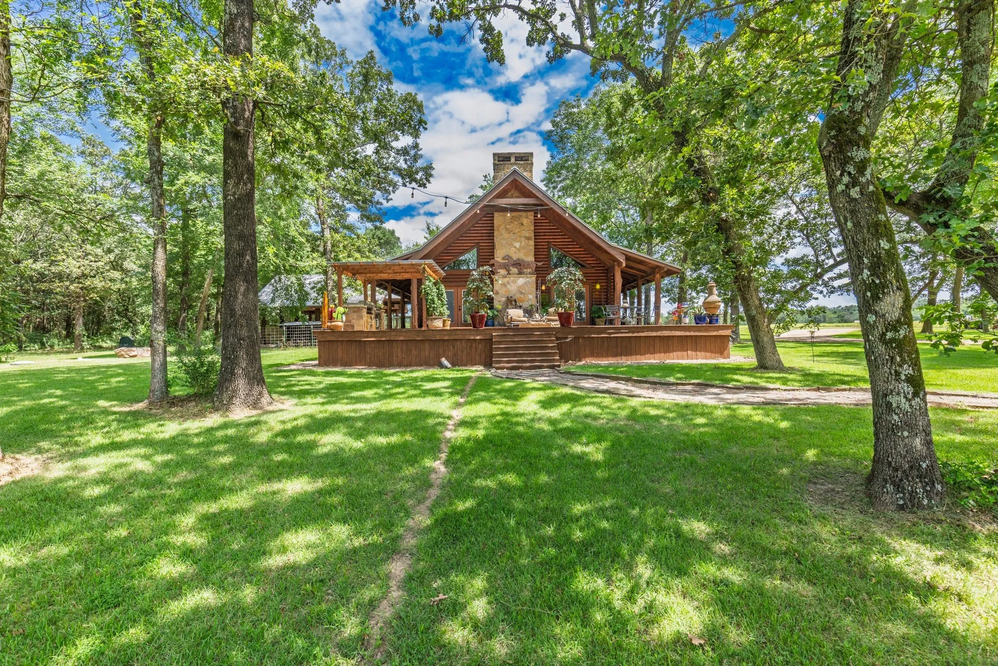 Farm For Sale in Hopkins County , 609 County Road 2421, Como, Texas 75431, 2 Bedroom, 2 Bathroom, Garage spaces, 1,681 Sqft, built in 2014, mls#21304609, Real Estate Agent in Como, Homes For Sale in Hopkins county, Homes For Sale in Como, Realtor in Como Texas, Real Estate Brokerage Independent Realty Texas, Luminita Cordes Realtor