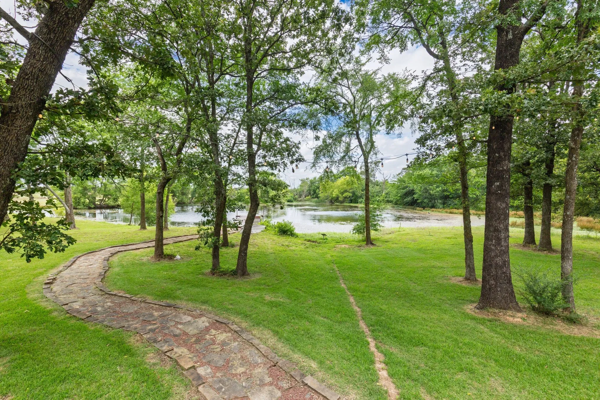 Farm For Sale in Hopkins County , 609 County Road 2421, Como, Texas 75431, 2 Bedroom, 2 Bathroom, Garage spaces, 1,681 Sqft, built in 2014, mls#21304609, Real Estate Agent in Como, Homes For Sale in Hopkins county, Homes For Sale in Como, Realtor in Como Texas, Real Estate Brokerage Independent Realty Texas, Luminita Cordes Realtor