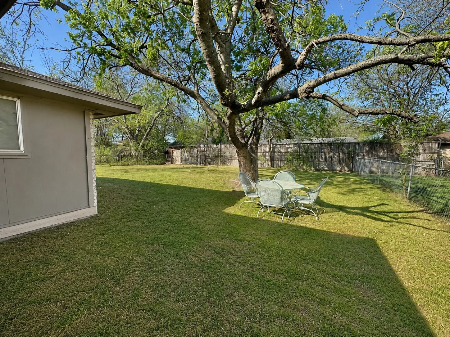 Single Family Residence For Sale in Denton County , 915 N 7th Street, Sanger, Texas 76266, 3 Bedrooms, 1 Bathroom, Garage spaces, 1,125 Sqft, built in 1975, Price $217,000, mls#21304998, Real Estate Agent in Sanger, Homes For Sale in Denton county, Homes For Sale in Sanger, Realtor in Sanger Texas, Real Estate Brokerage Independent Realty Texas, Luminita Cordes Realtor