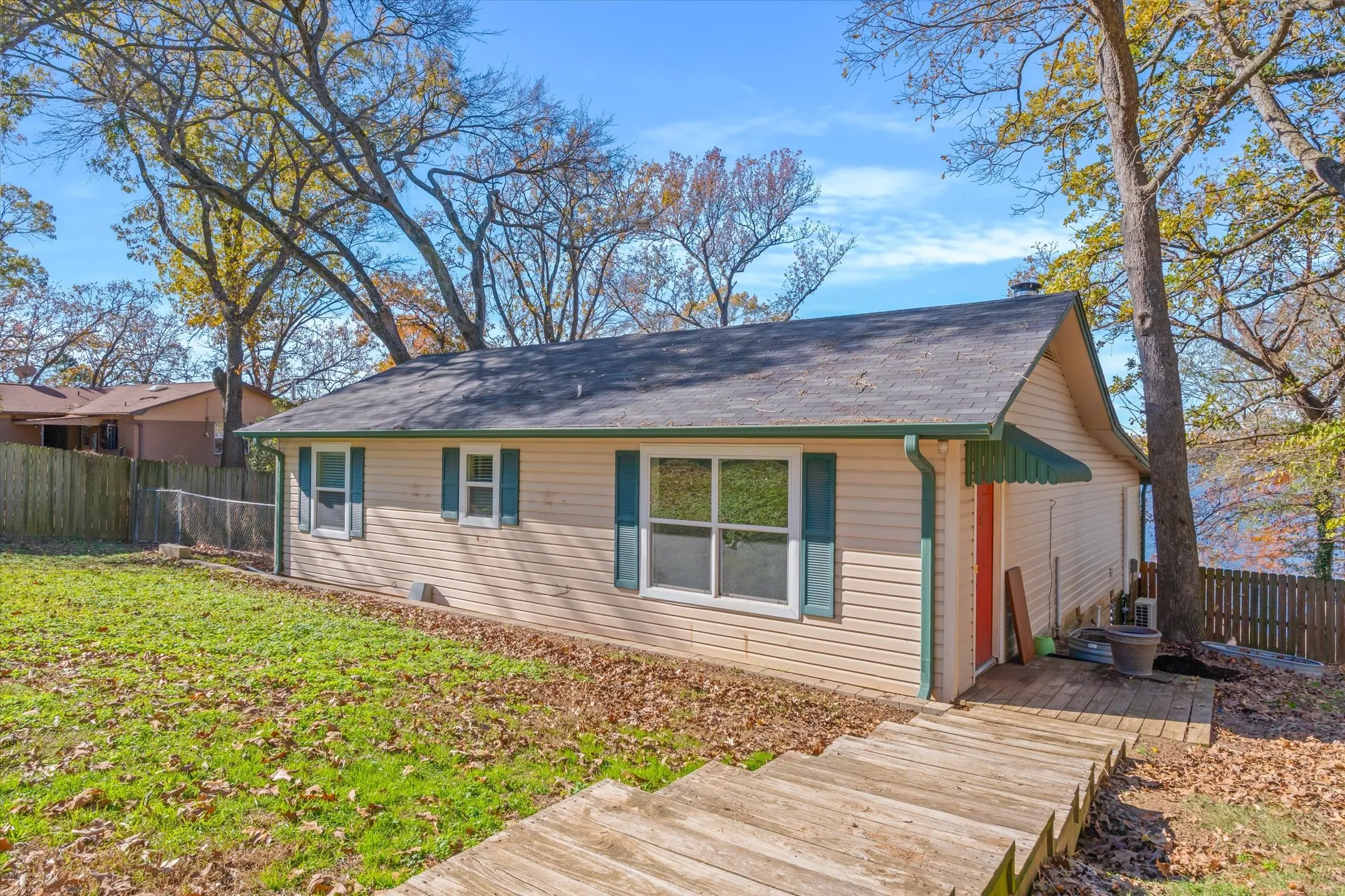Single Family Residence For Sale in Wood County , 380 S County Road 4837, Winnsboro, Texas 75494, 2 Bedroom, 1 Bathroom, Garage spaces, 1,008 Sqft, built in 1985, mls#21305021, Real Estate Agent in Winnsboro, Homes For Sale in Wood county, Homes For Sale in Winnsboro, Realtor in Winnsboro Texas, Real Estate Brokerage Independent Realty Texas, Luminita Cordes Realtor