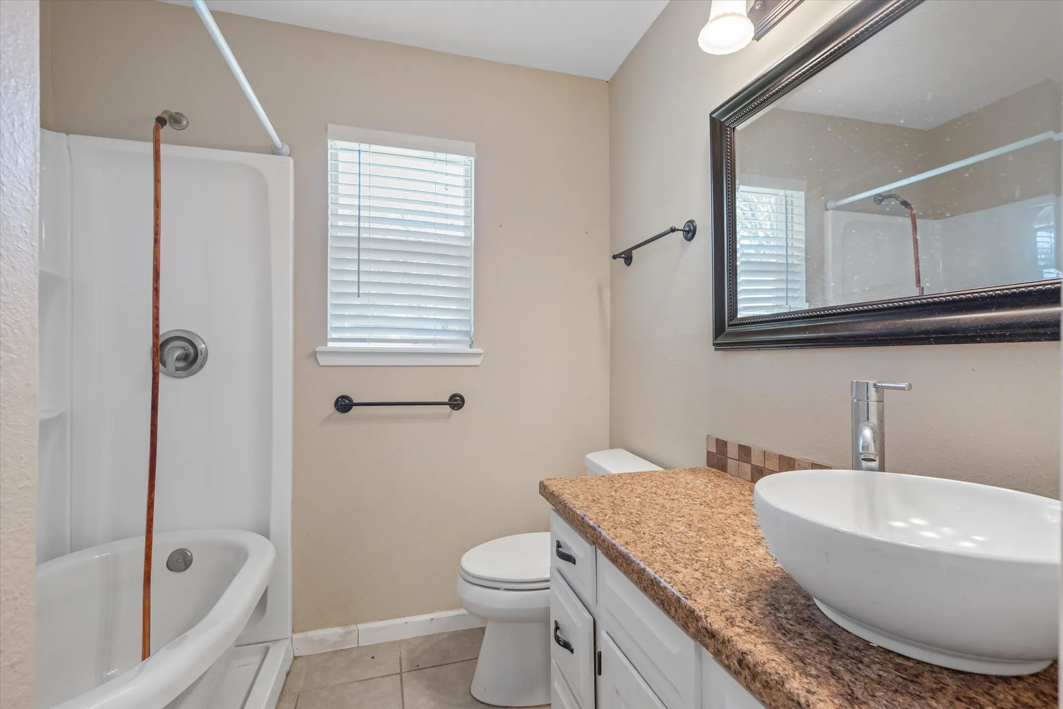 Single Family Residence For Sale in Wood County , 380 S County Road 4837, Winnsboro, Texas 75494, 2 Bedroom, 1 Bathroom, Garage spaces, 1,008 Sqft, built in 1985, mls#21305021, Real Estate Agent in Winnsboro, Homes For Sale in Wood county, Homes For Sale in Winnsboro, Realtor in Winnsboro Texas, Real Estate Brokerage Independent Realty Texas, Luminita Cordes Realtor