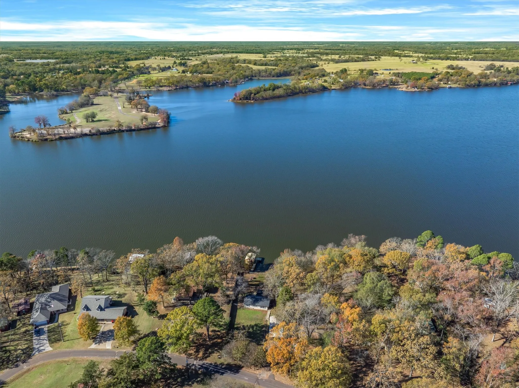 Single Family Residence For Sale in Wood County , 380 S County Road 4837, Winnsboro, Texas 75494, 2 Bedroom, 1 Bathroom, Garage spaces, 1,008 Sqft, built in 1985, mls#21305021, Real Estate Agent in Winnsboro, Homes For Sale in Wood county, Homes For Sale in Winnsboro, Realtor in Winnsboro Texas, Real Estate Brokerage Independent Realty Texas, Luminita Cordes Realtor