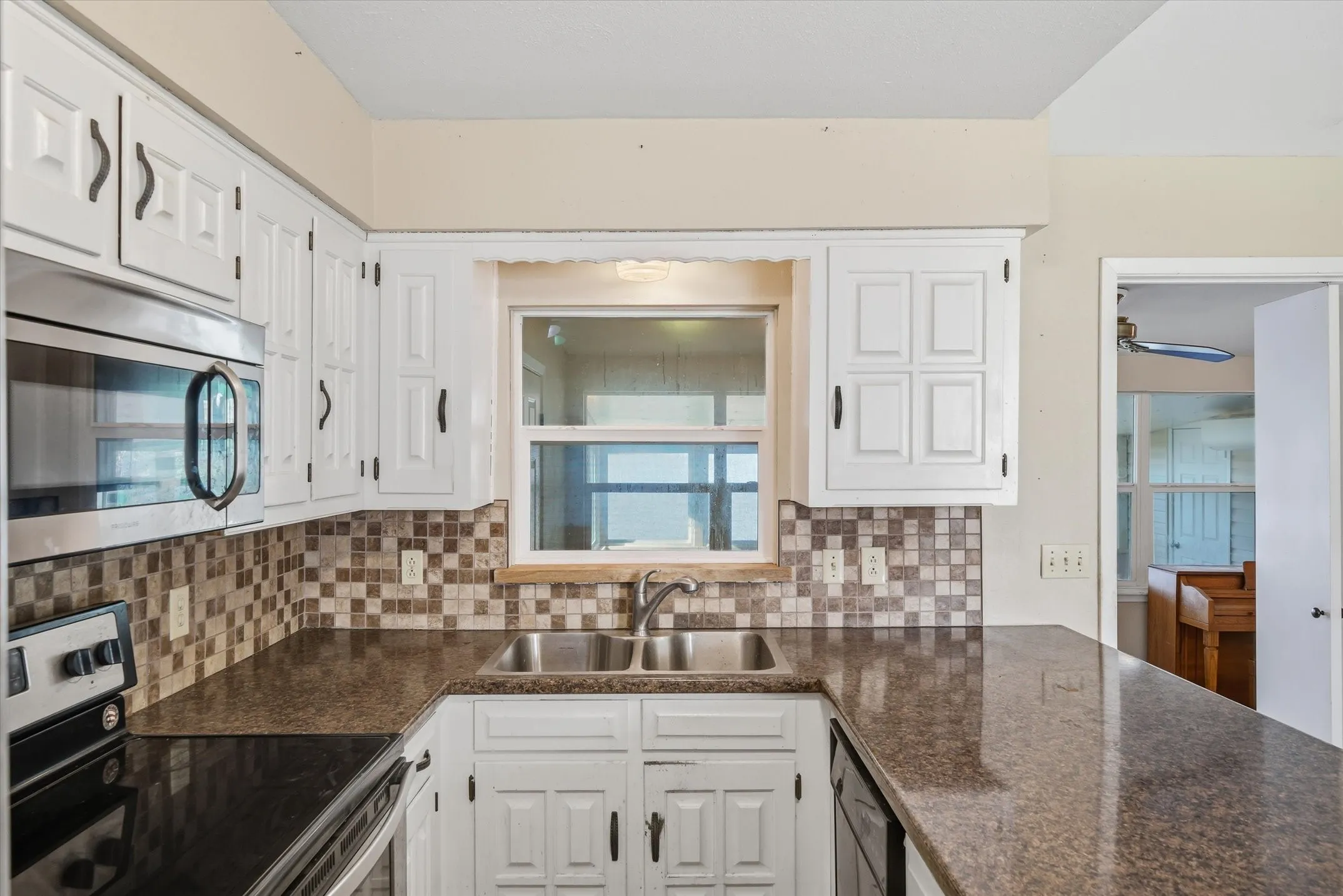 Single Family Residence For Sale in Wood County , 380 S County Road 4837, Winnsboro, Texas 75494, 2 Bedroom, 1 Bathroom, Garage spaces, 1,008 Sqft, built in 1985, mls#21305021, Real Estate Agent in Winnsboro, Homes For Sale in Wood county, Homes For Sale in Winnsboro, Realtor in Winnsboro Texas, Real Estate Brokerage Independent Realty Texas, Luminita Cordes Realtor