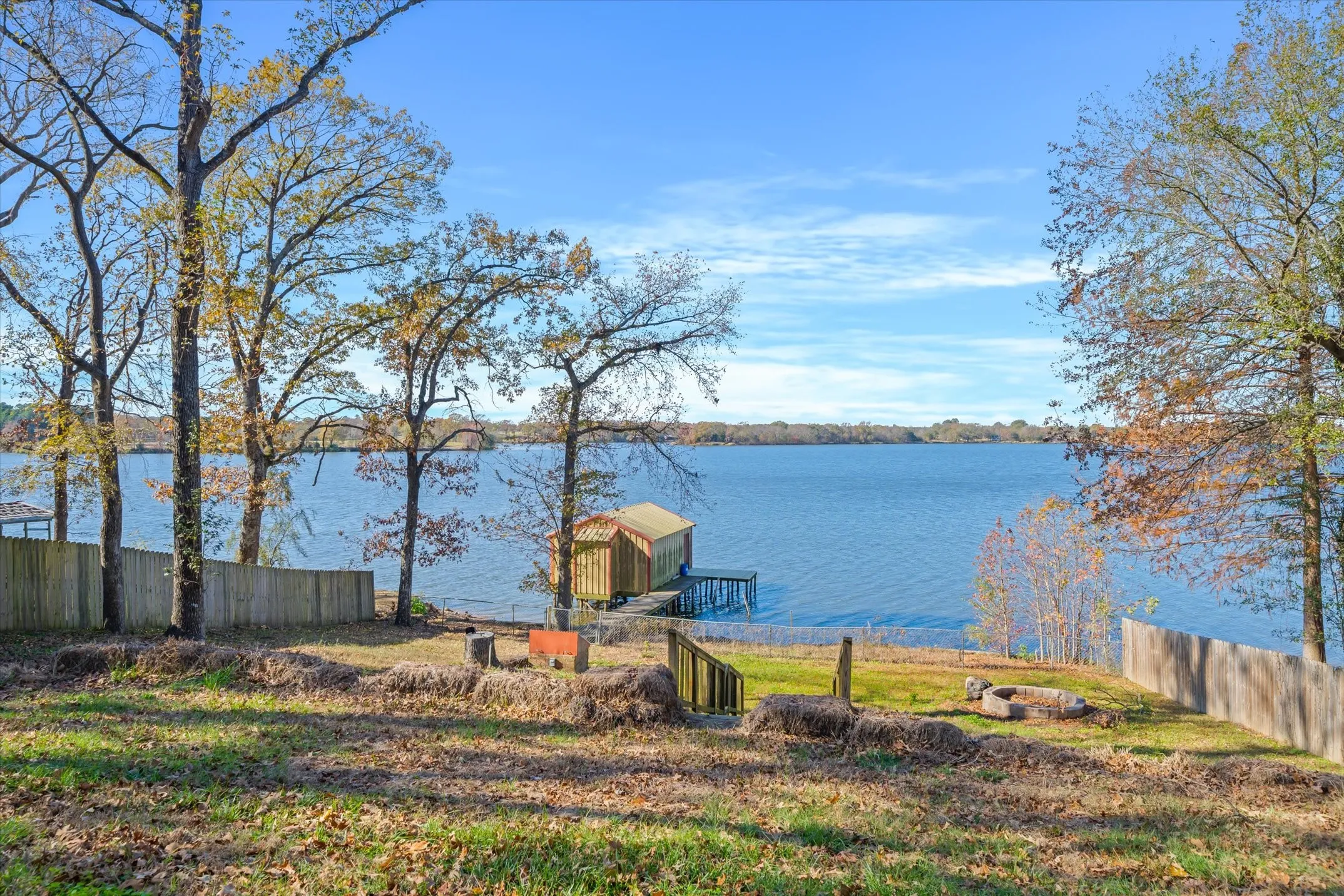 Single Family Residence For Sale in Wood County , 380 S County Road 4837, Winnsboro, Texas 75494, 2 Bedroom, 1 Bathroom, Garage spaces, 1,008 Sqft, built in 1985, mls#21305021, Real Estate Agent in Winnsboro, Homes For Sale in Wood county, Homes For Sale in Winnsboro, Realtor in Winnsboro Texas, Real Estate Brokerage Independent Realty Texas, Luminita Cordes Realtor