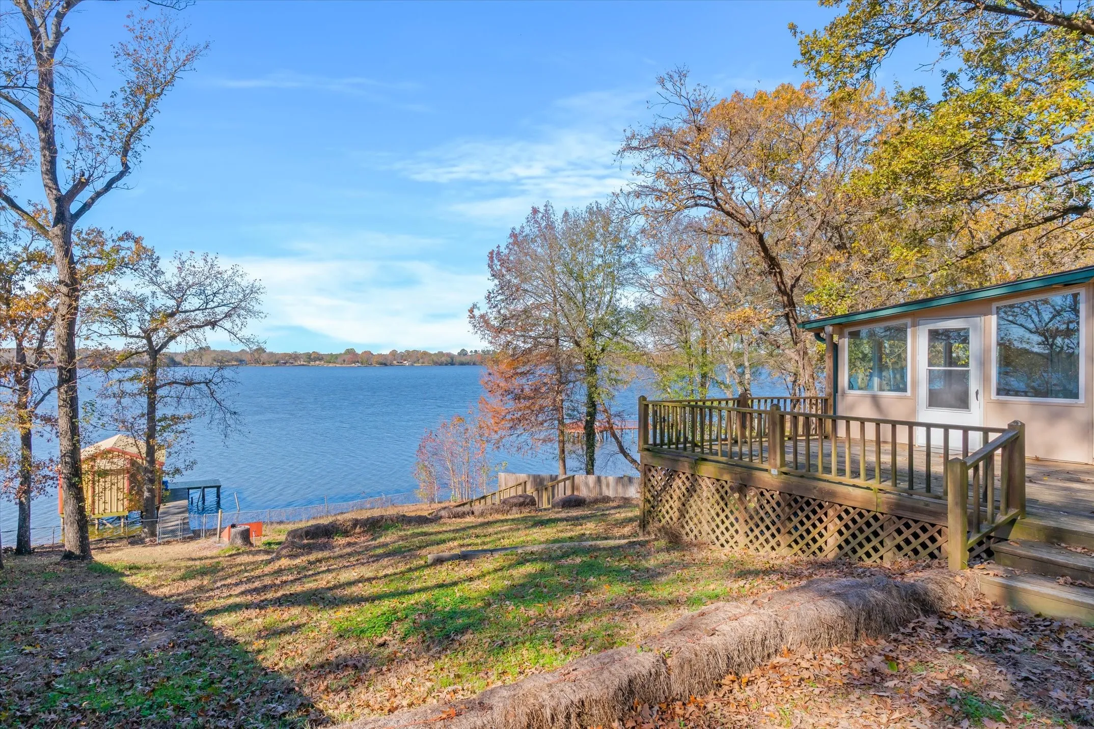 Single Family Residence For Sale in Wood County , 380 S County Road 4837, Winnsboro, Texas 75494, 2 Bedroom, 1 Bathroom, Garage spaces, 1,008 Sqft, built in 1985, mls#21305021, Real Estate Agent in Winnsboro, Homes For Sale in Wood county, Homes For Sale in Winnsboro, Realtor in Winnsboro Texas, Real Estate Brokerage Independent Realty Texas, Luminita Cordes Realtor
