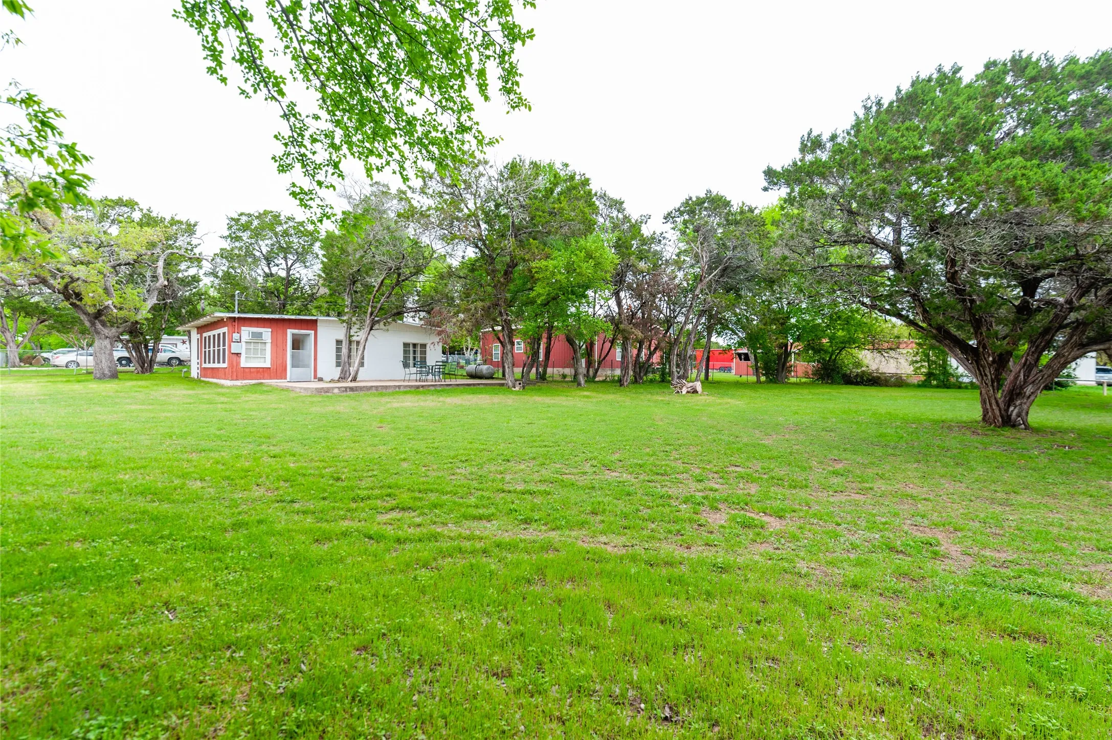 Single Family Residence For Sale in Hill County , 137 Center Loop, Whitney, Texas 76692, 1 Bedroom, 1 Bathroom, Garage spaces, 900 Sqft, built in 0, mls#21304984, Real Estate Agent in Whitney, Homes For Sale in Hill county, Homes For Sale in Whitney, Realtor in Whitney Texas, Real Estate Brokerage Independent Realty Texas, Luminita Cordes Realtor