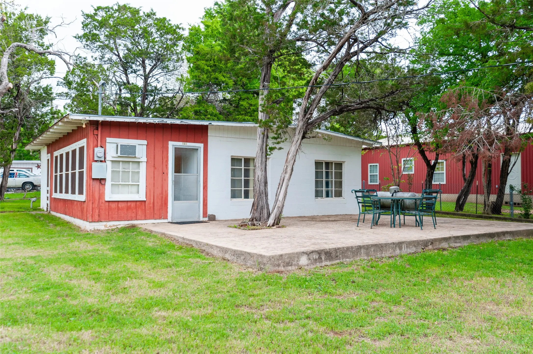 Single Family Residence For Sale in Hill County , 137 Center Loop, Whitney, Texas 76692, 1 Bedroom, 1 Bathroom, Garage spaces, 900 Sqft, built in 0, mls#21304984, Real Estate Agent in Whitney, Homes For Sale in Hill county, Homes For Sale in Whitney, Realtor in Whitney Texas, Real Estate Brokerage Independent Realty Texas, Luminita Cordes Realtor