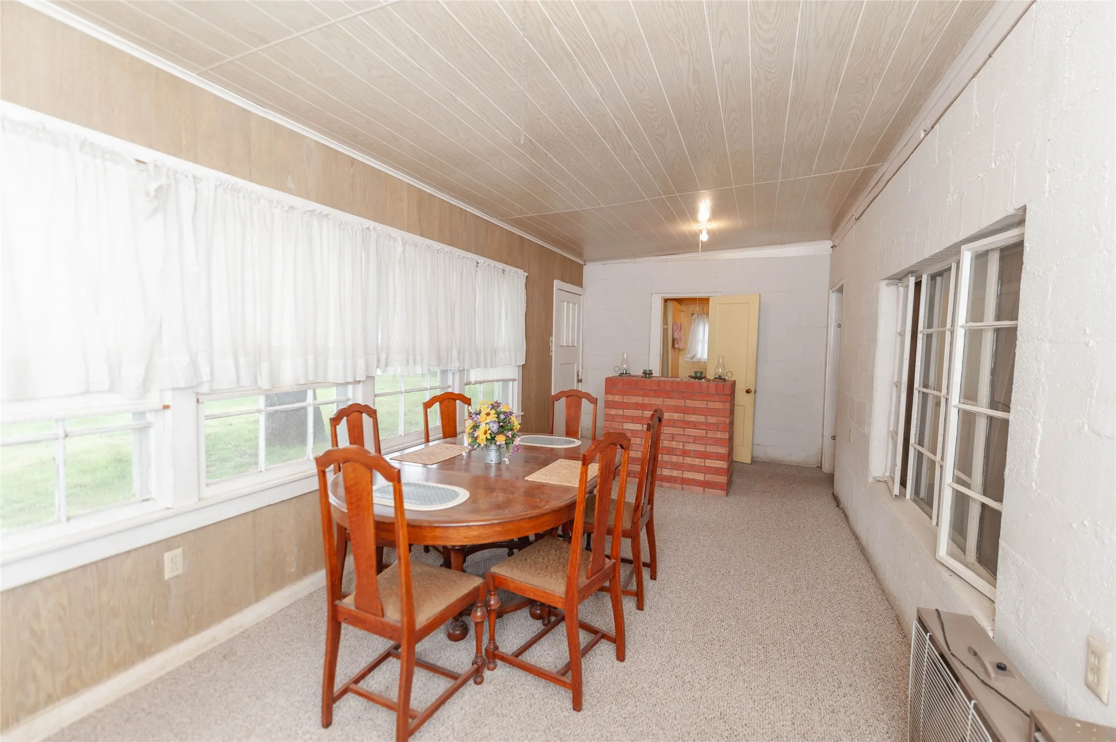 Single Family Residence For Sale in Hill County , 137 Center Loop, Whitney, Texas 76692, 1 Bedroom, 1 Bathroom, Garage spaces, 900 Sqft, built in 0, mls#21304984, Real Estate Agent in Whitney, Homes For Sale in Hill county, Homes For Sale in Whitney, Realtor in Whitney Texas, Real Estate Brokerage Independent Realty Texas, Luminita Cordes Realtor