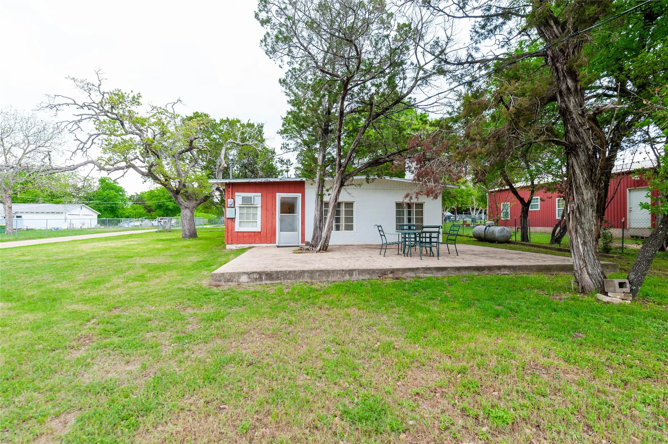 Single Family Residence For Sale in Hill County , 137 Center Loop, Whitney, Texas 76692, 1 Bedroom, 1 Bathroom, Garage spaces, 900 Sqft, built in 0, mls#21304984, Real Estate Agent in Whitney, Homes For Sale in Hill county, Homes For Sale in Whitney, Realtor in Whitney Texas, Real Estate Brokerage Independent Realty Texas, Luminita Cordes Realtor