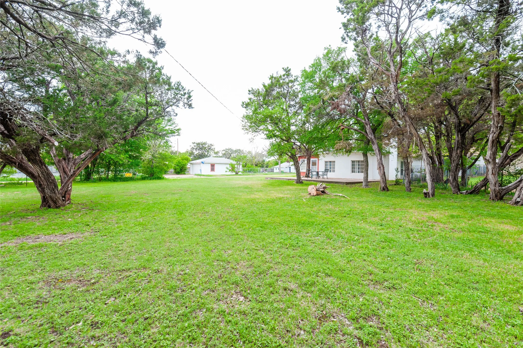 Single Family Residence For Sale in Hill County , 137 Center Loop, Whitney, Texas 76692, 1 Bedroom, 1 Bathroom, Garage spaces, 900 Sqft, built in 0, mls#21304984, Real Estate Agent in Whitney, Homes For Sale in Hill county, Homes For Sale in Whitney, Realtor in Whitney Texas, Real Estate Brokerage Independent Realty Texas, Luminita Cordes Realtor