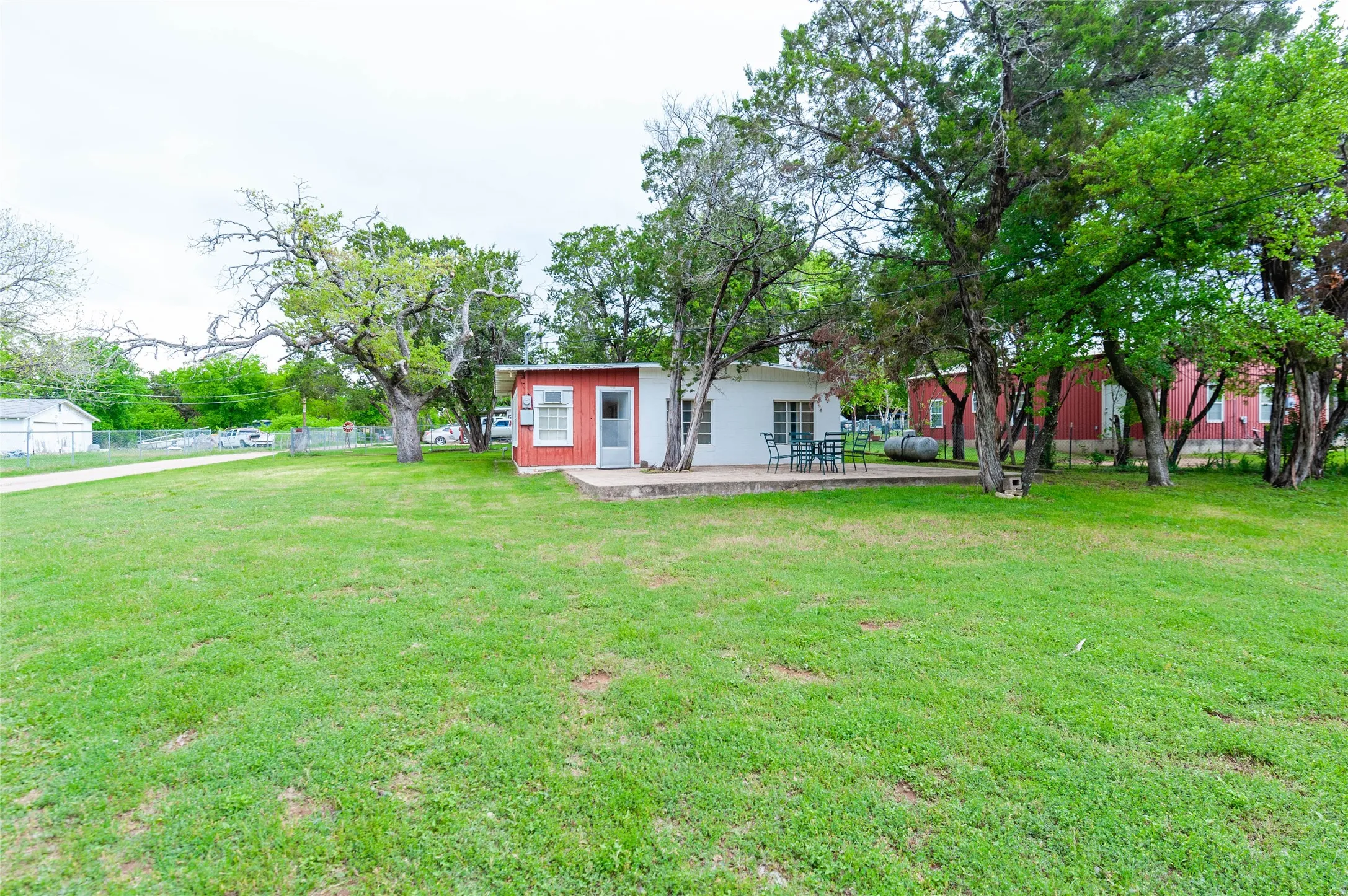 Single Family Residence For Sale in Hill County , 137 Center Loop, Whitney, Texas 76692, 1 Bedroom, 1 Bathroom, Garage spaces, 900 Sqft, built in 0, mls#21304984, Real Estate Agent in Whitney, Homes For Sale in Hill county, Homes For Sale in Whitney, Realtor in Whitney Texas, Real Estate Brokerage Independent Realty Texas, Luminita Cordes Realtor