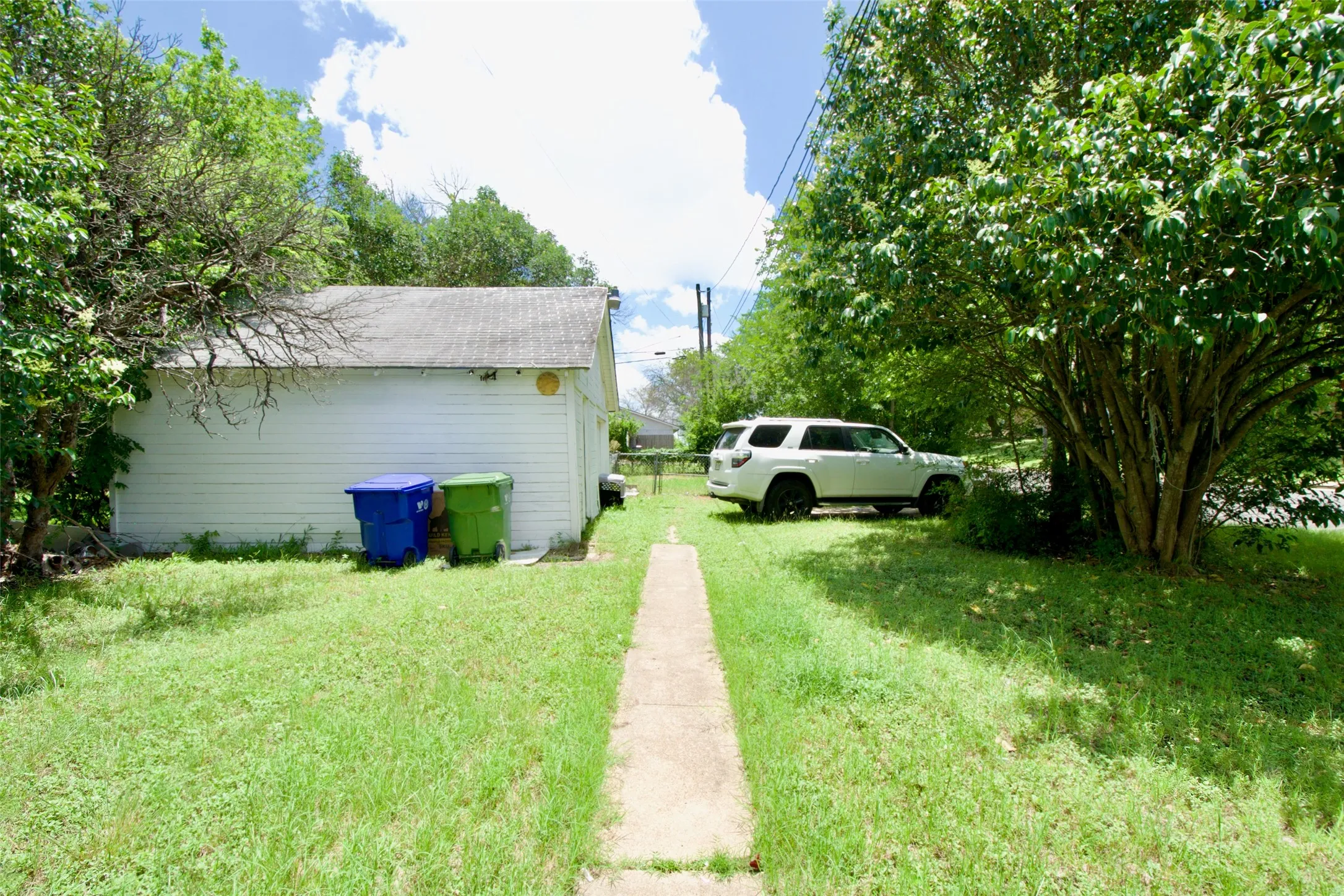 Single Family Residence For Sale in Mc Lennan County , 2224 Live Oak Avenue, Waco, Texas 76708, 2 Bedroom, 1 Bathroom, 1 Garage spaces, 888 Sqft, built in 1941, mls#21303868, Real Estate Agent in Waco, Homes For Sale in Mc Lennan county, Homes For Sale in Waco, Realtor in Waco Texas, Real Estate Brokerage Independent Realty Texas, Luminita Cordes Realtor