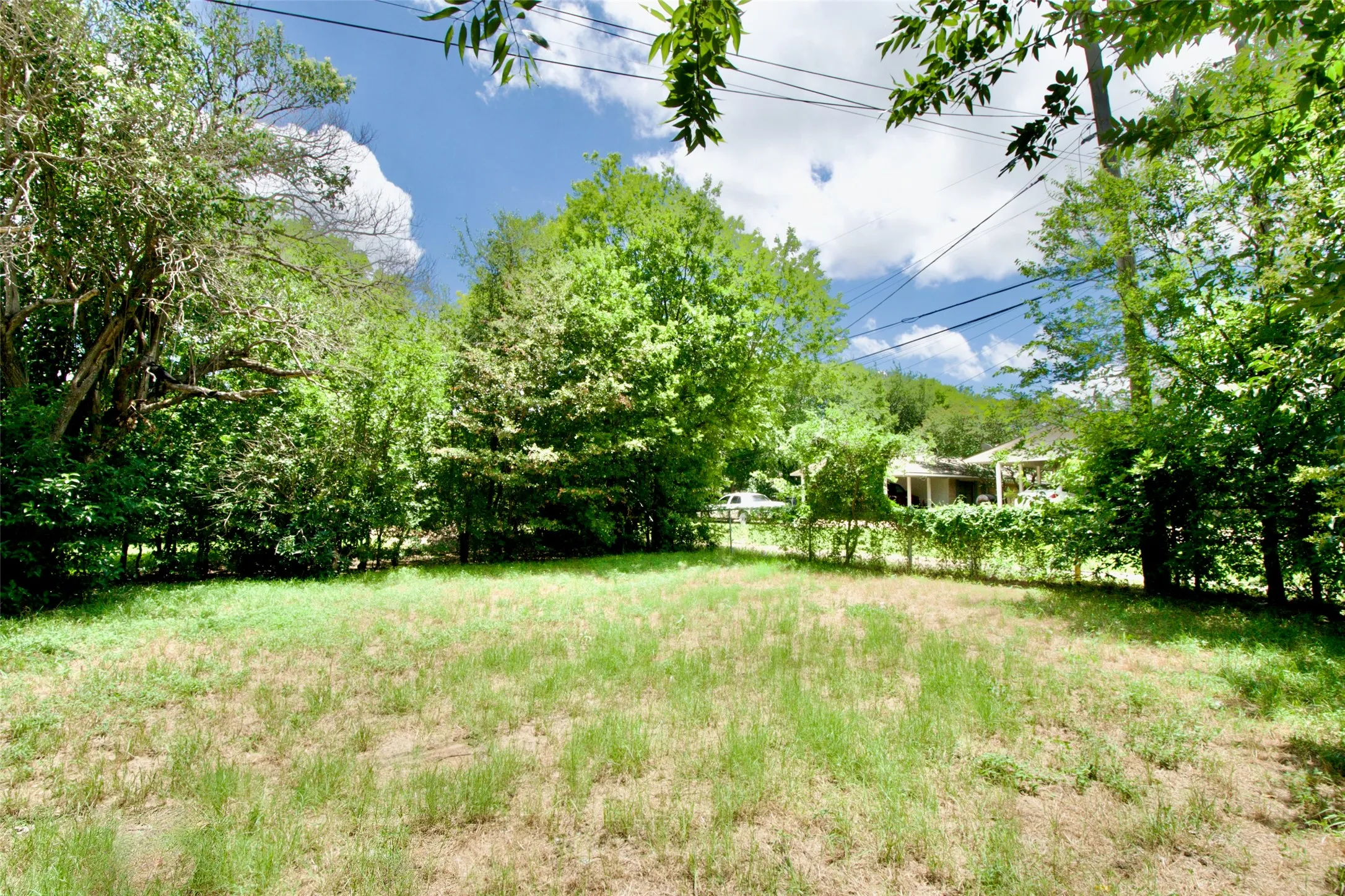 Single Family Residence For Sale in Mc Lennan County , 2224 Live Oak Avenue, Waco, Texas 76708, 2 Bedroom, 1 Bathroom, 1 Garage spaces, 888 Sqft, built in 1941, mls#21303868, Real Estate Agent in Waco, Homes For Sale in Mc Lennan county, Homes For Sale in Waco, Realtor in Waco Texas, Real Estate Brokerage Independent Realty Texas, Luminita Cordes Realtor