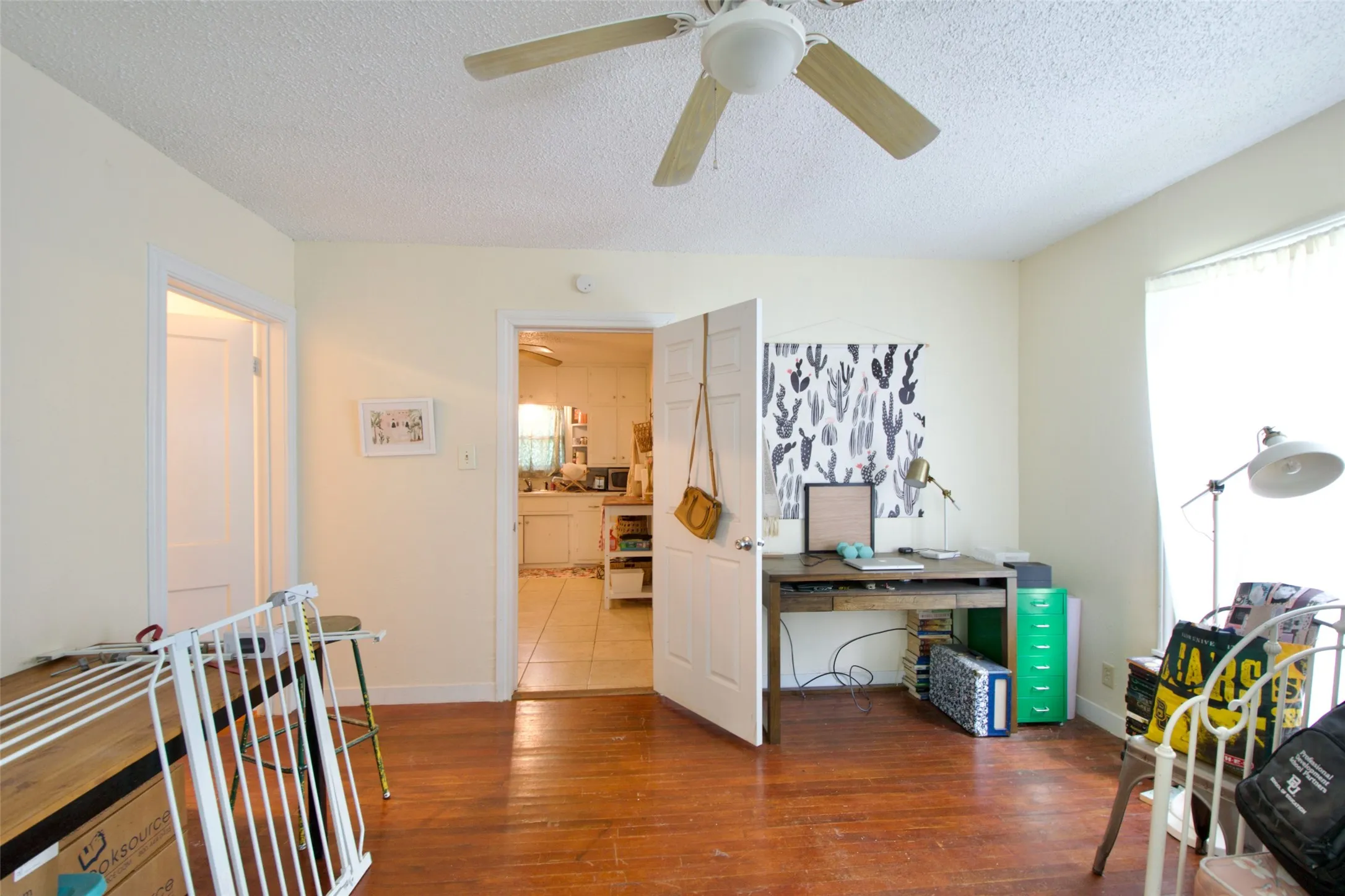 Single Family Residence For Sale in Mc Lennan County , 2224 Live Oak Avenue, Waco, Texas 76708, 2 Bedroom, 1 Bathroom, 1 Garage spaces, 888 Sqft, built in 1941, mls#21303868, Real Estate Agent in Waco, Homes For Sale in Mc Lennan county, Homes For Sale in Waco, Realtor in Waco Texas, Real Estate Brokerage Independent Realty Texas, Luminita Cordes Realtor