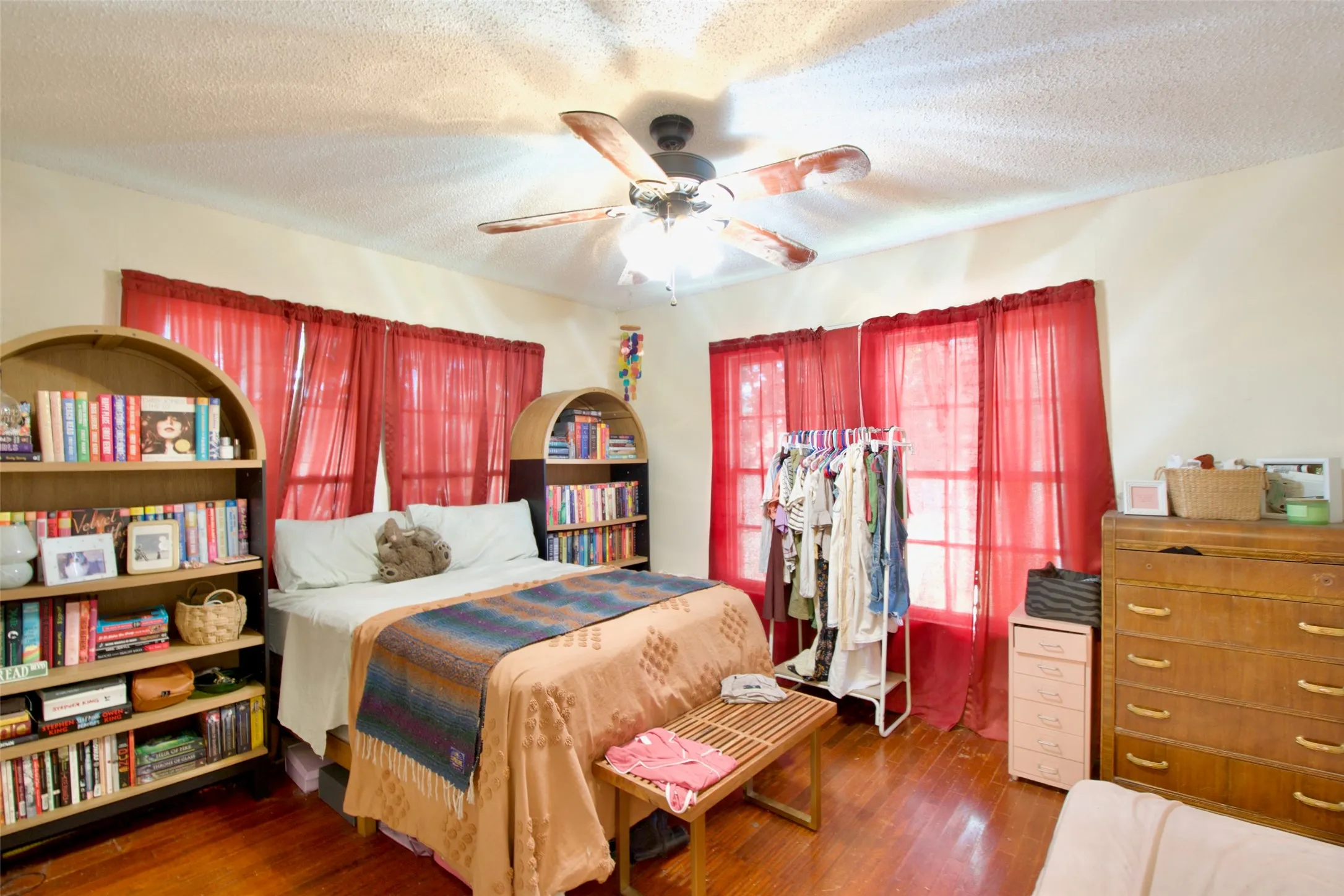 Single Family Residence For Sale in Mc Lennan County , 2224 Live Oak Avenue, Waco, Texas 76708, 2 Bedroom, 1 Bathroom, 1 Garage spaces, 888 Sqft, built in 1941, mls#21303868, Real Estate Agent in Waco, Homes For Sale in Mc Lennan county, Homes For Sale in Waco, Realtor in Waco Texas, Real Estate Brokerage Independent Realty Texas, Luminita Cordes Realtor