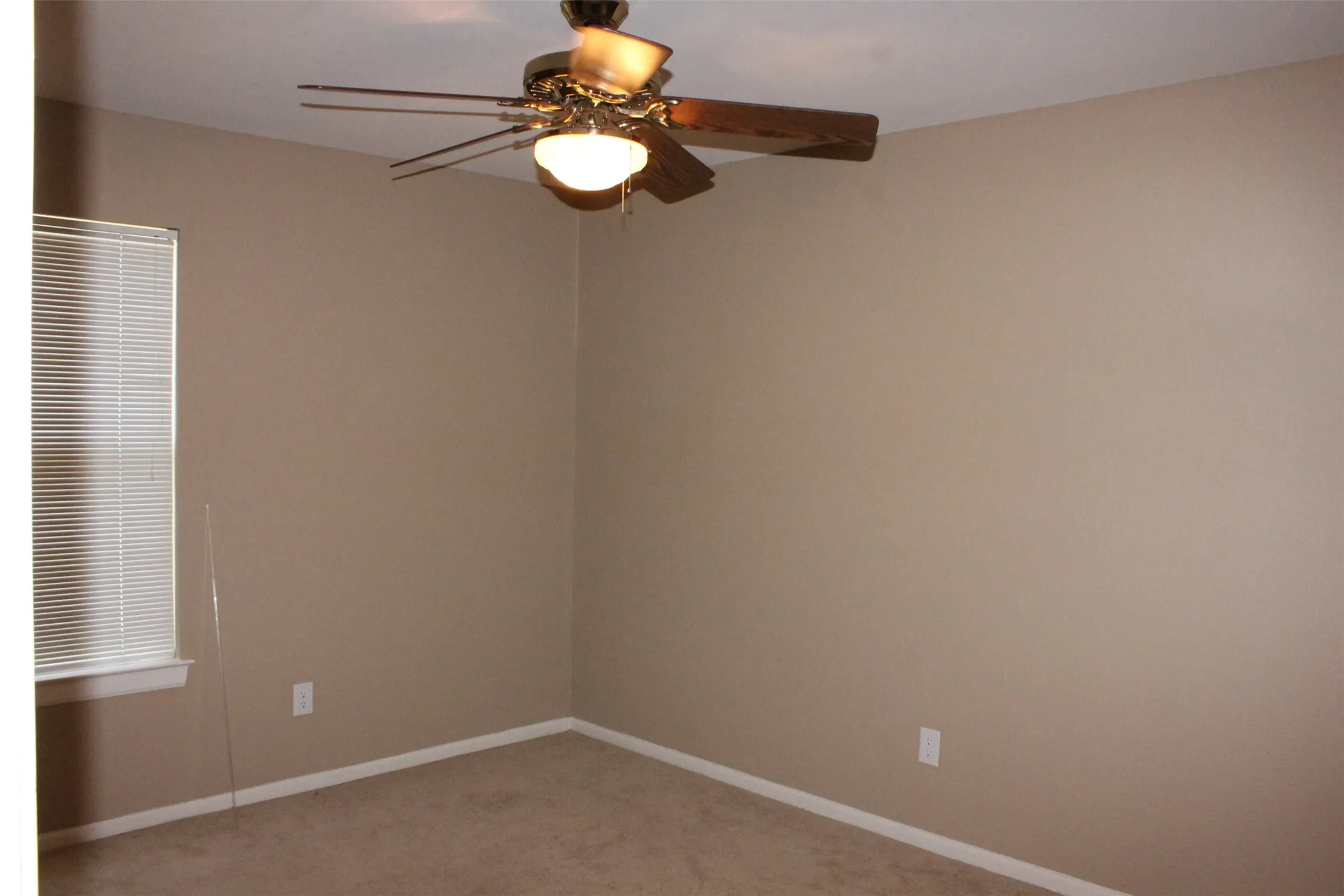 Single Family Residence For Rent in Collin County , 4112 Guthrie Drive, Plano, Texas 75024, 5 Bedroom, 3 Bathroom, 2 Garage spaces, 2,482 Sqft, built in 1991, mls#21305067, Real Estate Agent in Plano, Homes For Rent in Collin county, Homes For Rent in Plano, Realtor in Plano Texas, Real Estate Brokerage Independent Realty Texas, Luminita Cordes Realtor