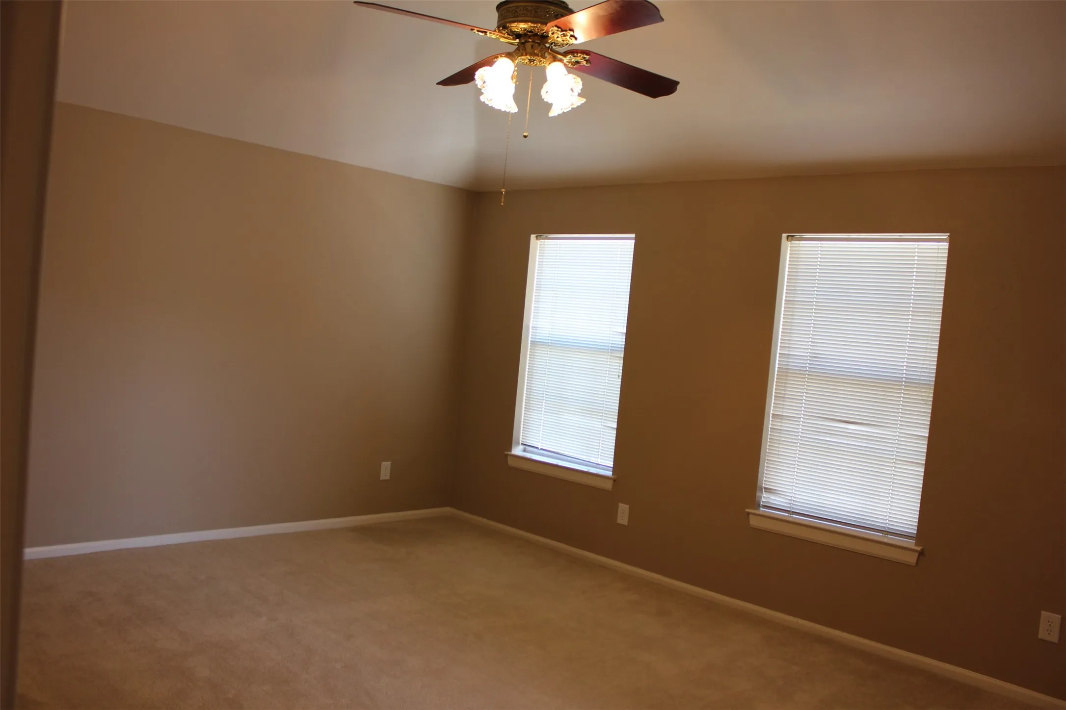 Single Family Residence For Rent in Collin County , 4112 Guthrie Drive, Plano, Texas 75024, 5 Bedroom, 3 Bathroom, 2 Garage spaces, 2,482 Sqft, built in 1991, mls#21305067, Real Estate Agent in Plano, Homes For Rent in Collin county, Homes For Rent in Plano, Realtor in Plano Texas, Real Estate Brokerage Independent Realty Texas, Luminita Cordes Realtor