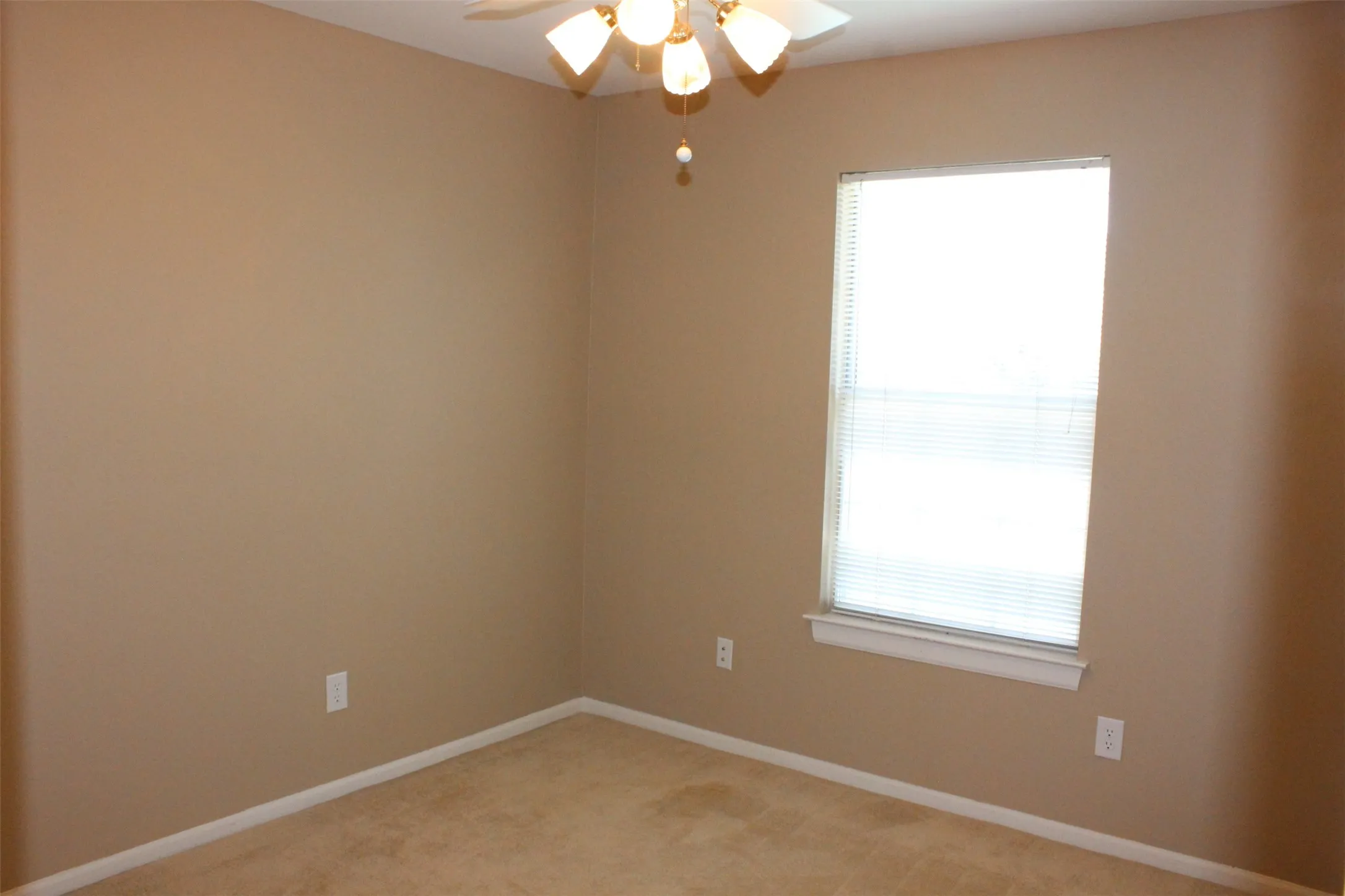 Single Family Residence For Rent in Collin County , 4112 Guthrie Drive, Plano, Texas 75024, 5 Bedroom, 3 Bathroom, 2 Garage spaces, 2,482 Sqft, built in 1991, mls#21305067, Real Estate Agent in Plano, Homes For Rent in Collin county, Homes For Rent in Plano, Realtor in Plano Texas, Real Estate Brokerage Independent Realty Texas, Luminita Cordes Realtor