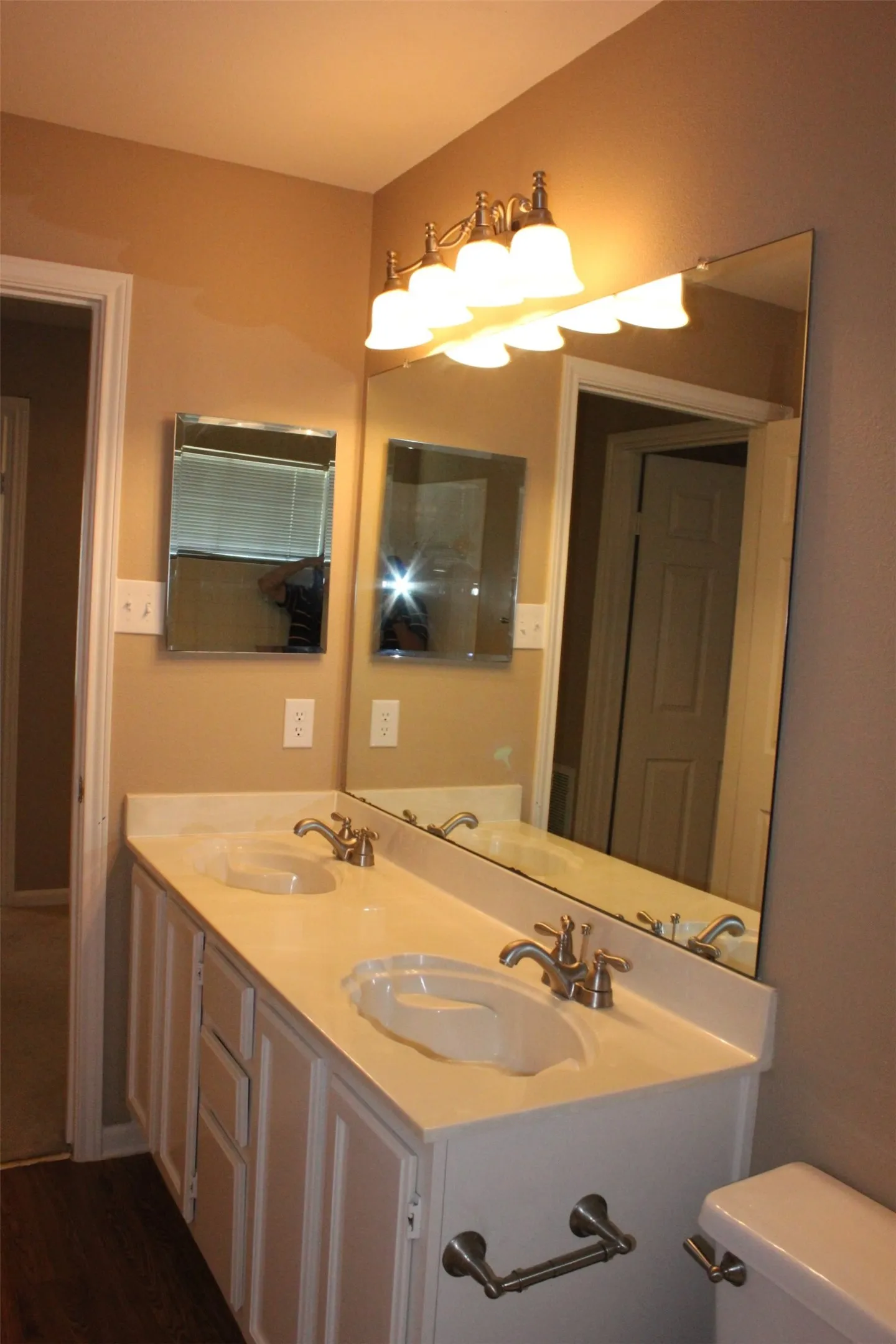 Single Family Residence For Rent in Collin County , 4112 Guthrie Drive, Plano, Texas 75024, 5 Bedroom, 3 Bathroom, 2 Garage spaces, 2,482 Sqft, built in 1991, mls#21305067, Real Estate Agent in Plano, Homes For Rent in Collin county, Homes For Rent in Plano, Realtor in Plano Texas, Real Estate Brokerage Independent Realty Texas, Luminita Cordes Realtor