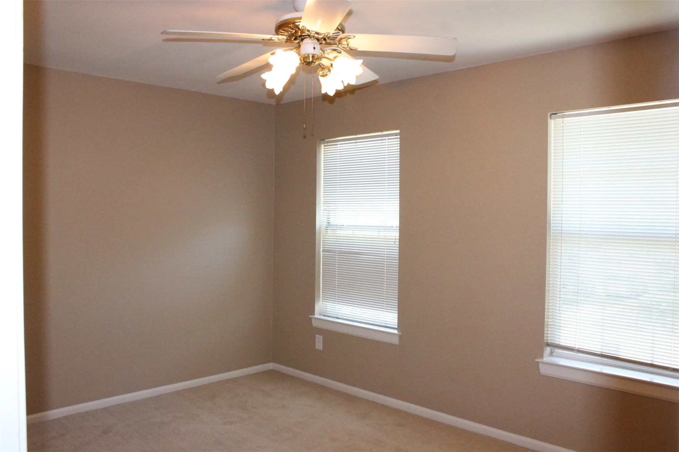 Single Family Residence For Rent in Collin County , 4112 Guthrie Drive, Plano, Texas 75024, 5 Bedroom, 3 Bathroom, 2 Garage spaces, 2,482 Sqft, built in 1991, mls#21305067, Real Estate Agent in Plano, Homes For Rent in Collin county, Homes For Rent in Plano, Realtor in Plano Texas, Real Estate Brokerage Independent Realty Texas, Luminita Cordes Realtor