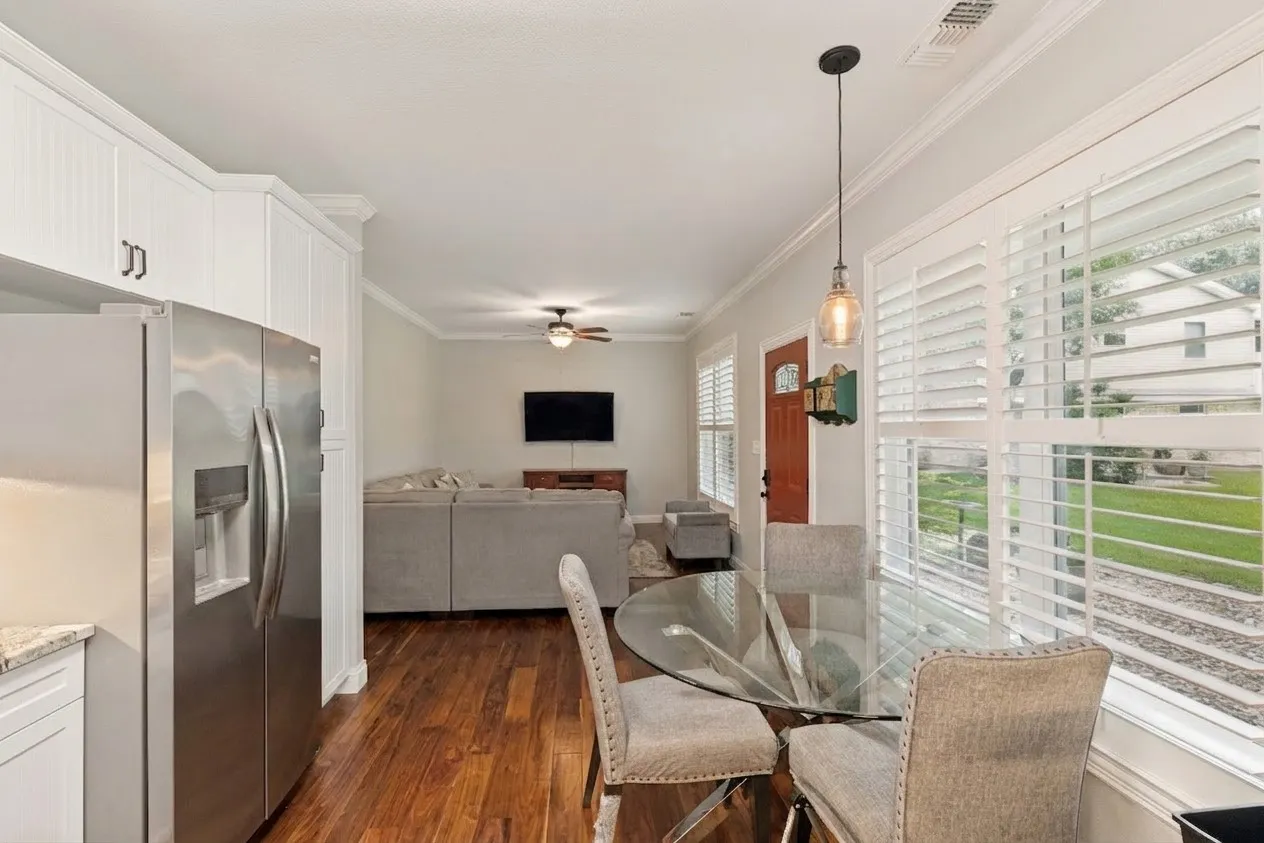 Single Family Residence For Rent in Collin County , 1020 Young Trail, Fairview, Texas 75069, 6 Bedroom, 5 Bathroom, 2 Garage spaces, 3,624 Sqft, built in 1974, mls#21304293, Real Estate Agent in Fairview, Homes For Rent in Collin county, Homes For Rent in Fairview, Realtor in Fairview Texas, Real Estate Brokerage Independent Realty Texas, Luminita Cordes Realtor