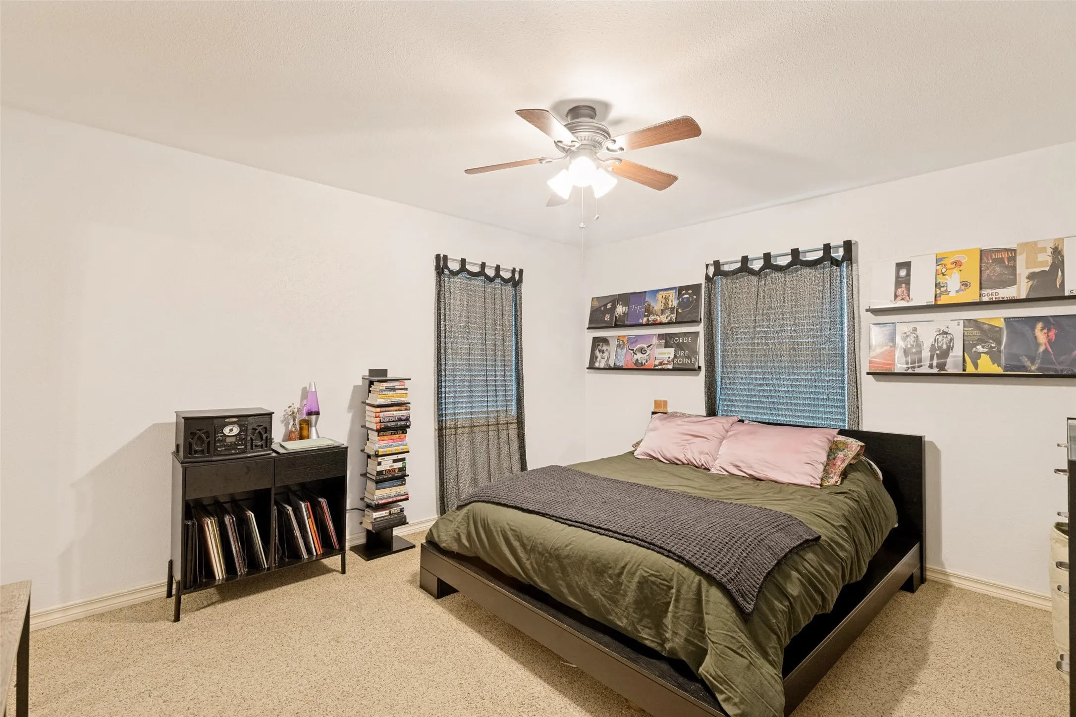 Single Family Residence For Rent in Collin County , 1020 Young Trail, Fairview, Texas 75069, 6 Bedroom, 5 Bathroom, 2 Garage spaces, 3,624 Sqft, built in 1974, mls#21304293, Real Estate Agent in Fairview, Homes For Rent in Collin county, Homes For Rent in Fairview, Realtor in Fairview Texas, Real Estate Brokerage Independent Realty Texas, Luminita Cordes Realtor