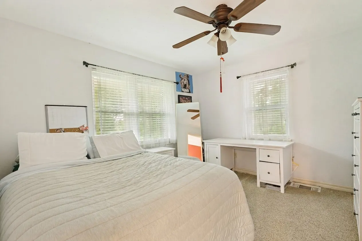 Single Family Residence For Rent in Collin County , 1020 Young Trail, Fairview, Texas 75069, 6 Bedroom, 5 Bathroom, 2 Garage spaces, 3,624 Sqft, built in 1974, mls#21304293, Real Estate Agent in Fairview, Homes For Rent in Collin county, Homes For Rent in Fairview, Realtor in Fairview Texas, Real Estate Brokerage Independent Realty Texas, Luminita Cordes Realtor