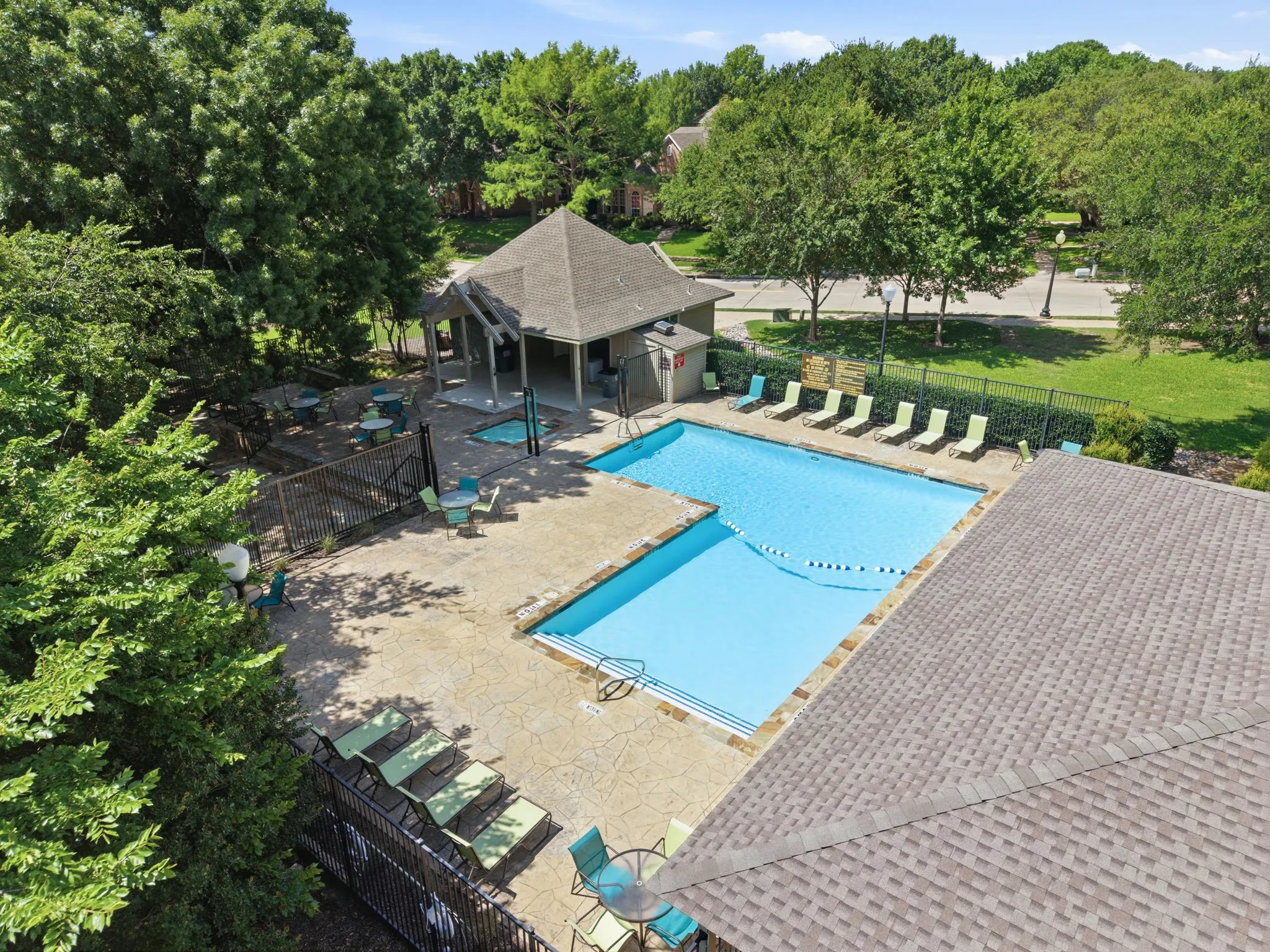 Single Family Residence For Sale in Collin County , 1123 Hampton Drive, Allen, Texas 75013, 5 Bedroom, 3 Bathroom, 2 Garage spaces, 3,513 Sqft, built in 1994, mls#21295404, Real Estate Agent in Allen, Homes For Sale in Collin county, Homes For Sale in Allen, Realtor in Allen Texas, Real Estate Brokerage Independent Realty Texas, Luminita Cordes Realtor