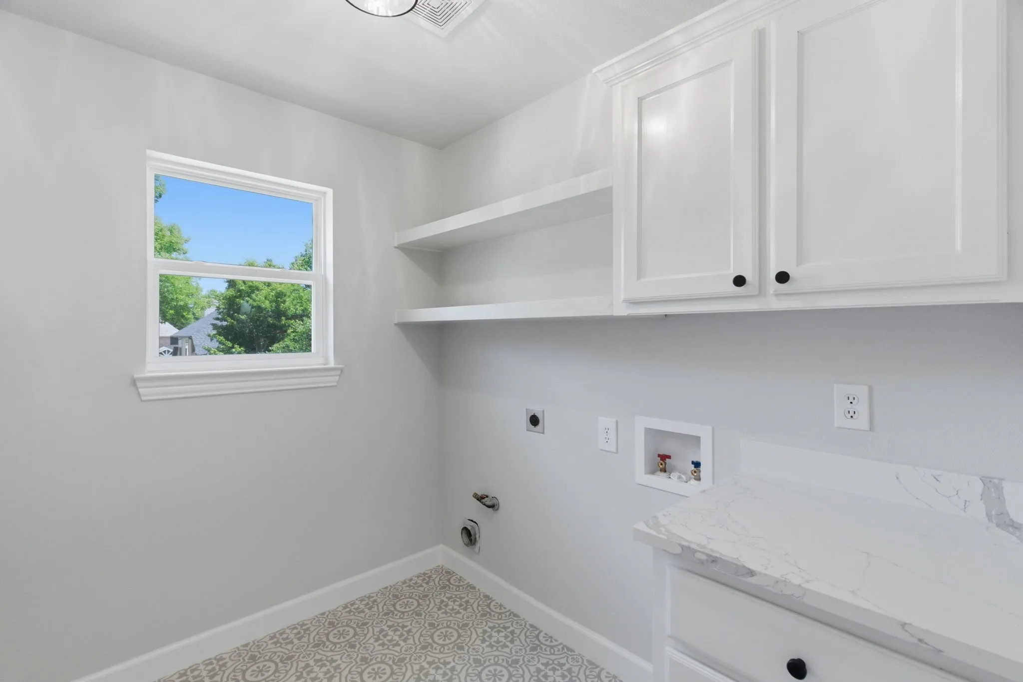 Single Family Residence For Sale in Collin County , 1123 Hampton Drive, Allen, Texas 75013, 5 Bedroom, 3 Bathroom, 2 Garage spaces, 3,513 Sqft, built in 1994, mls#21295404, Real Estate Agent in Allen, Homes For Sale in Collin county, Homes For Sale in Allen, Realtor in Allen Texas, Real Estate Brokerage Independent Realty Texas, Luminita Cordes Realtor